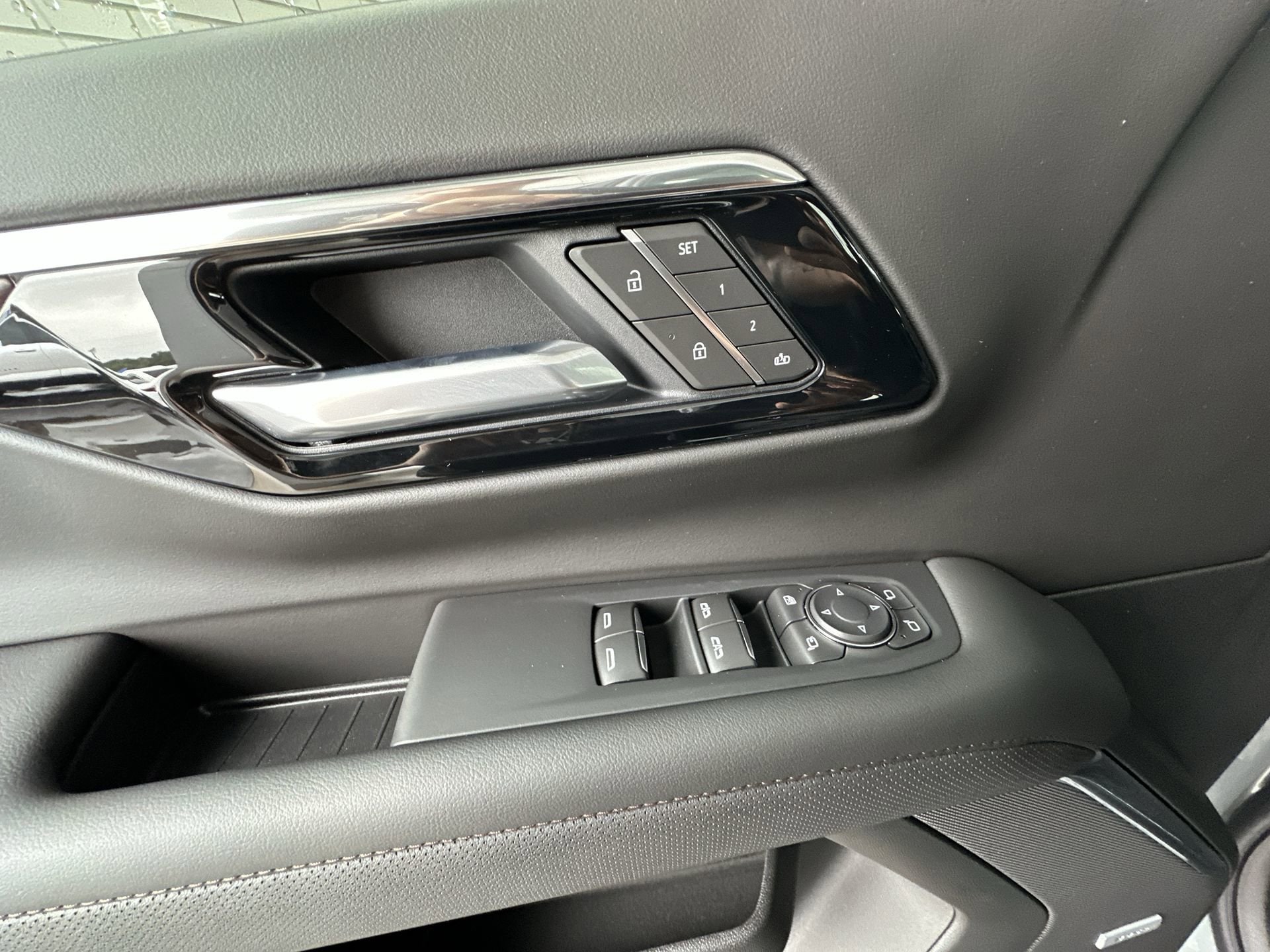 2026 Chevrolet Suburban High Country - Photo 24