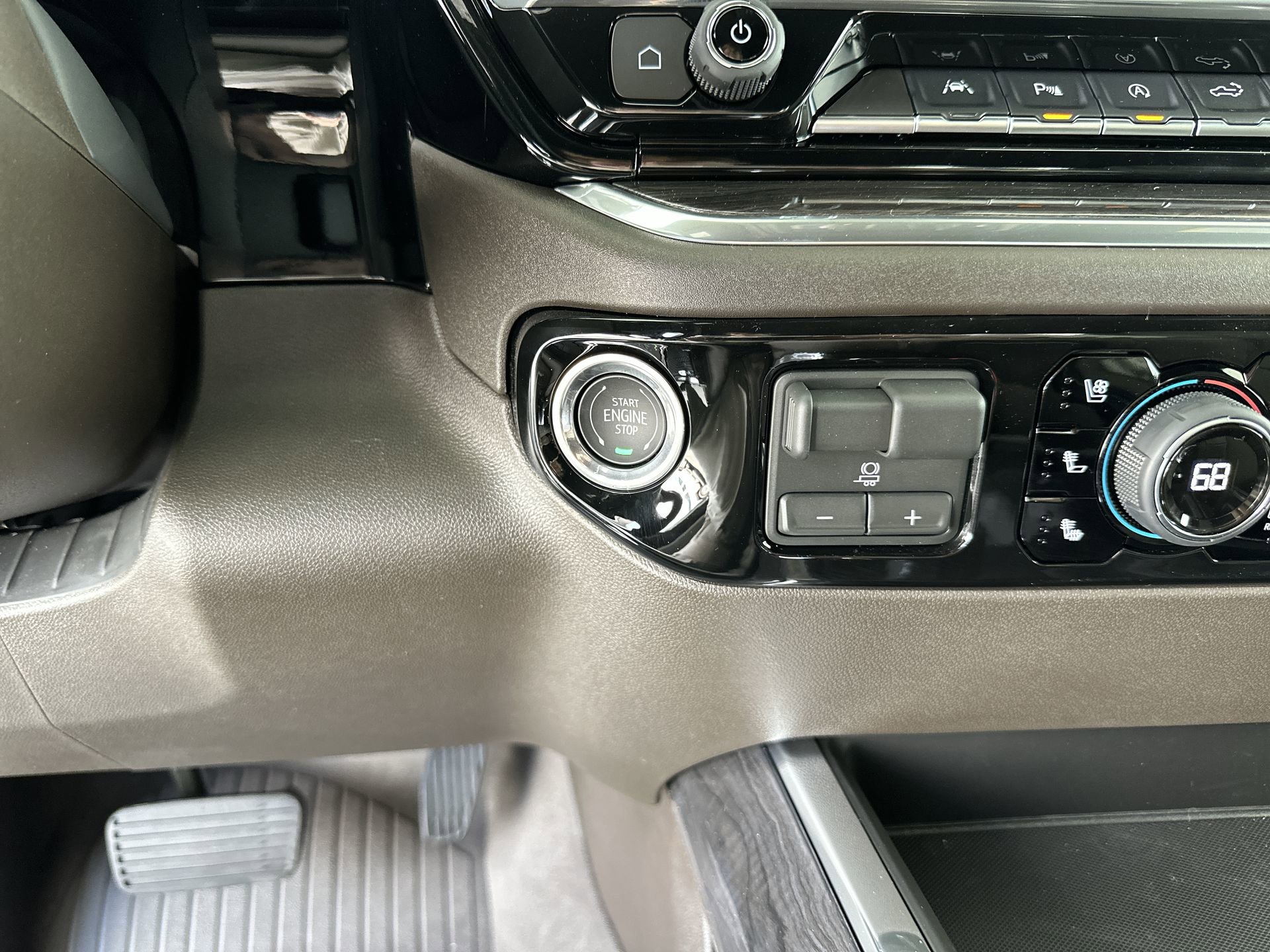 2026 Chevrolet Silverado 1500 LTZ - Photo 17