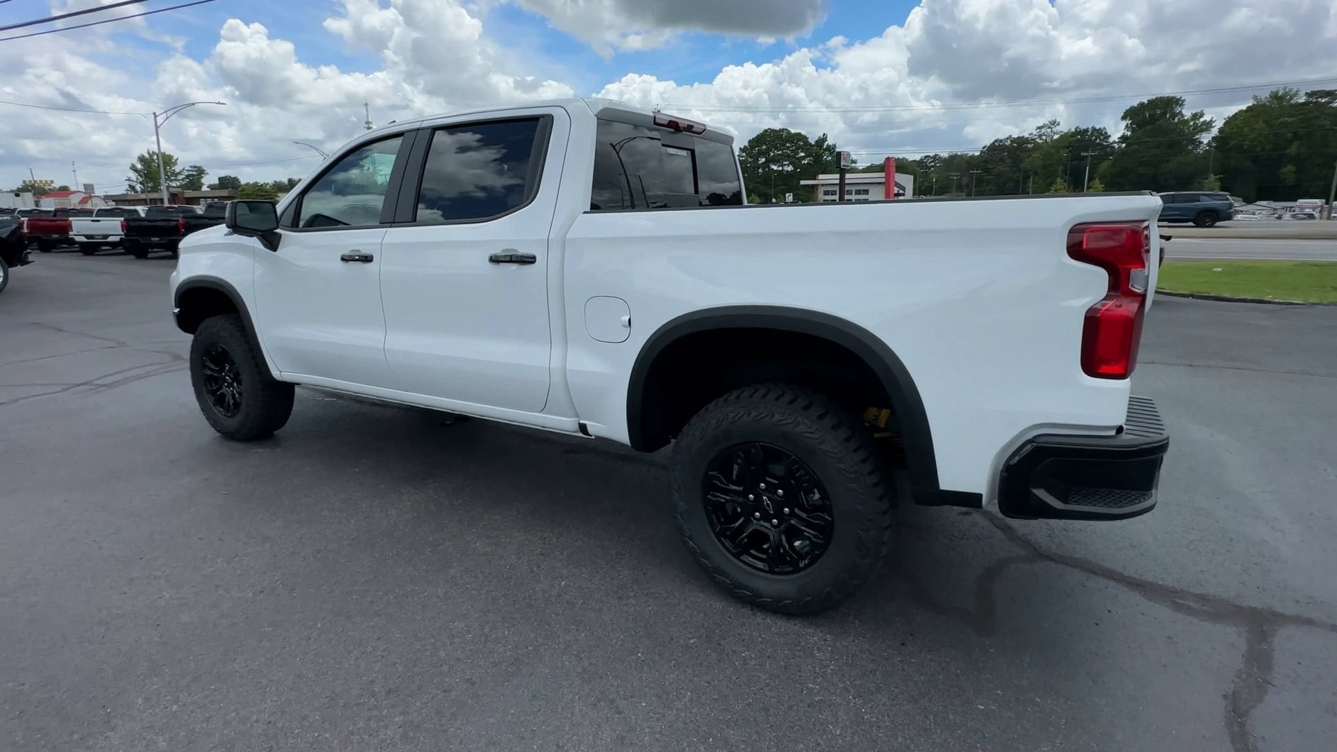 2026 Chevrolet Silverado 1500 ZR2 - Photo 6