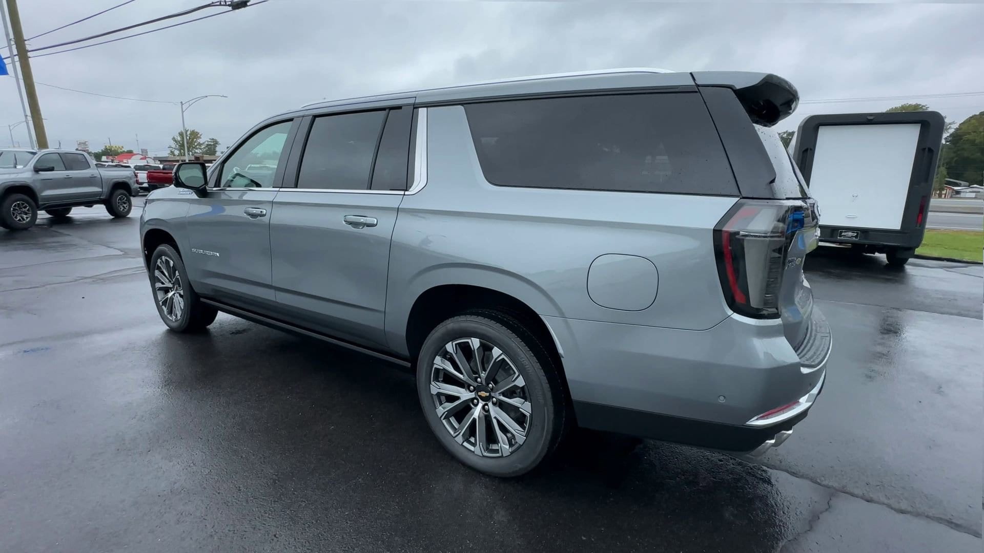 2026 Chevrolet Suburban High Country - Photo 6