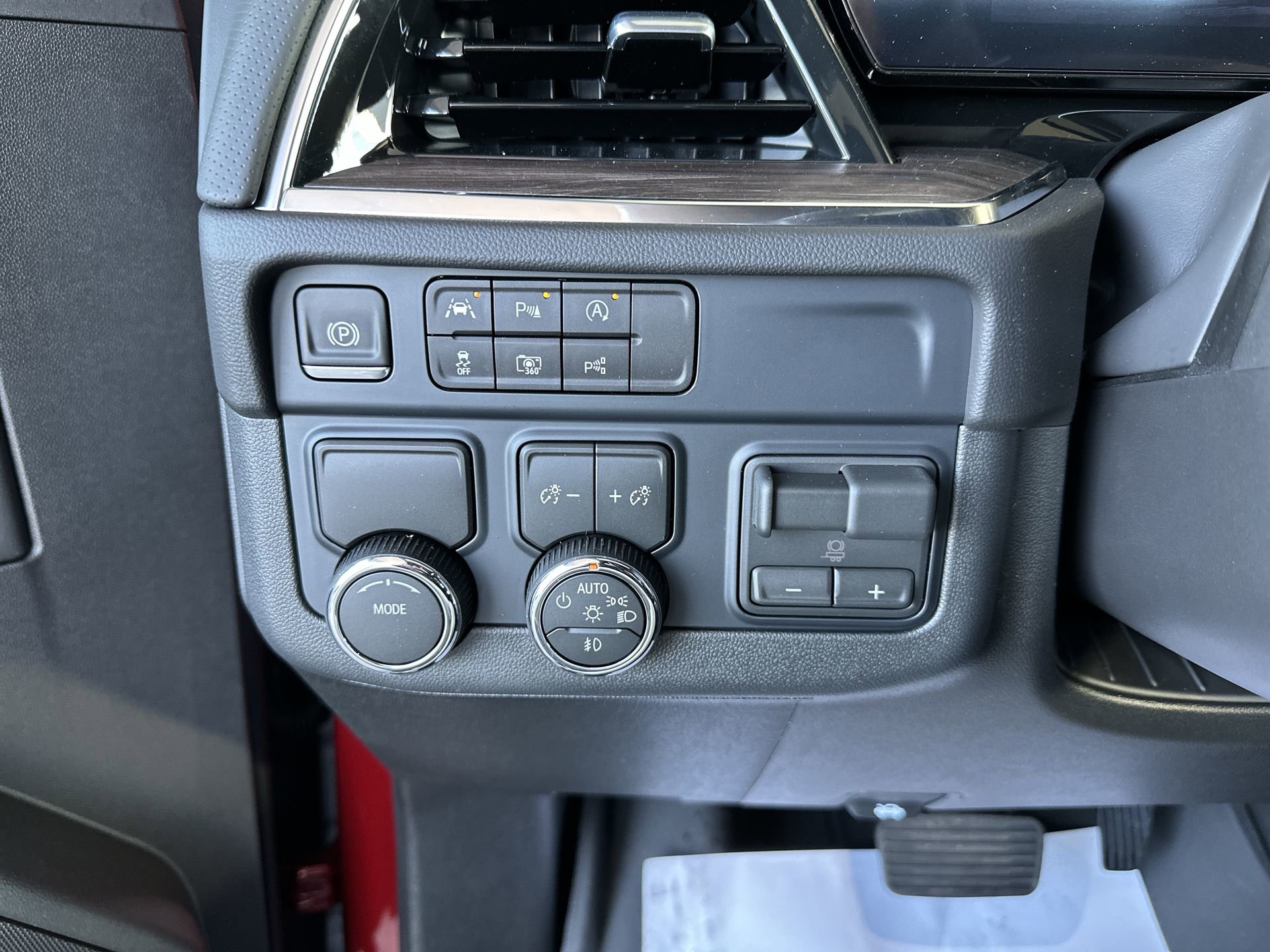 2026 Chevrolet Tahoe Premier - Photo 18