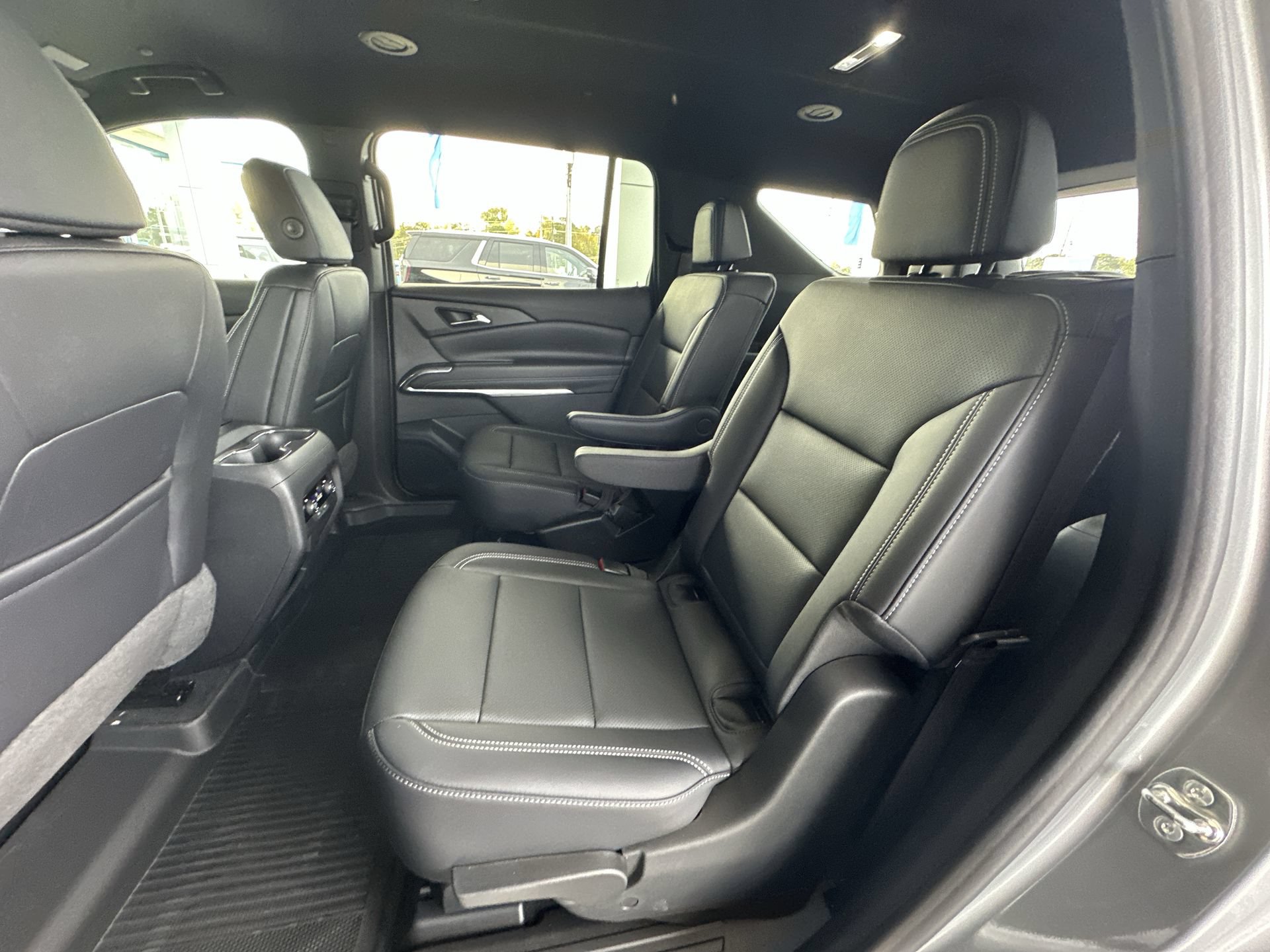 2027 Chevrolet Traverse LT - Photo 24