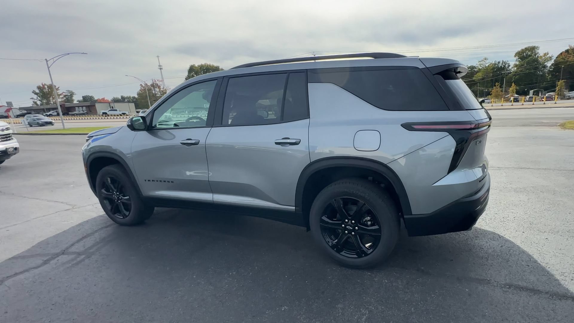 2027 Chevrolet Traverse LT - Photo 6