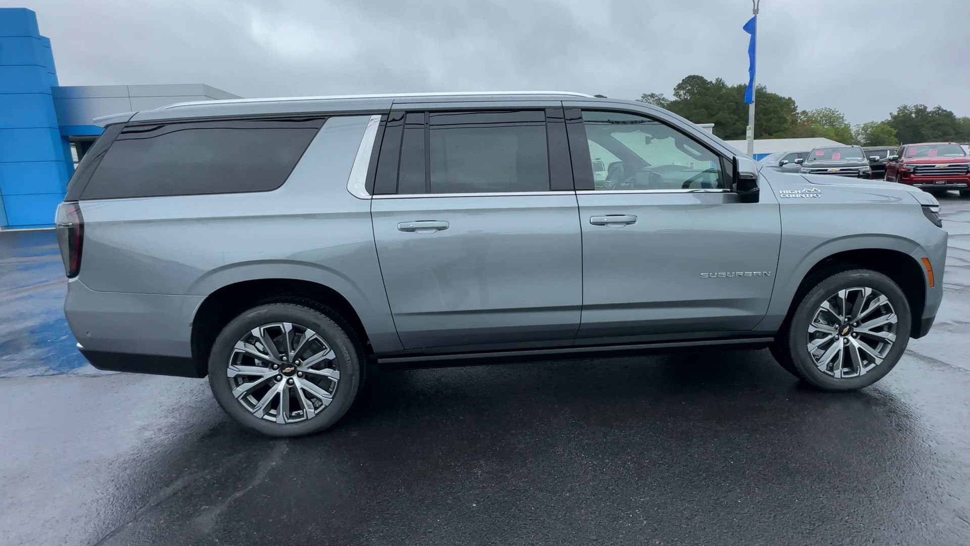 2026 Chevrolet Suburban High Country - Photo 9
