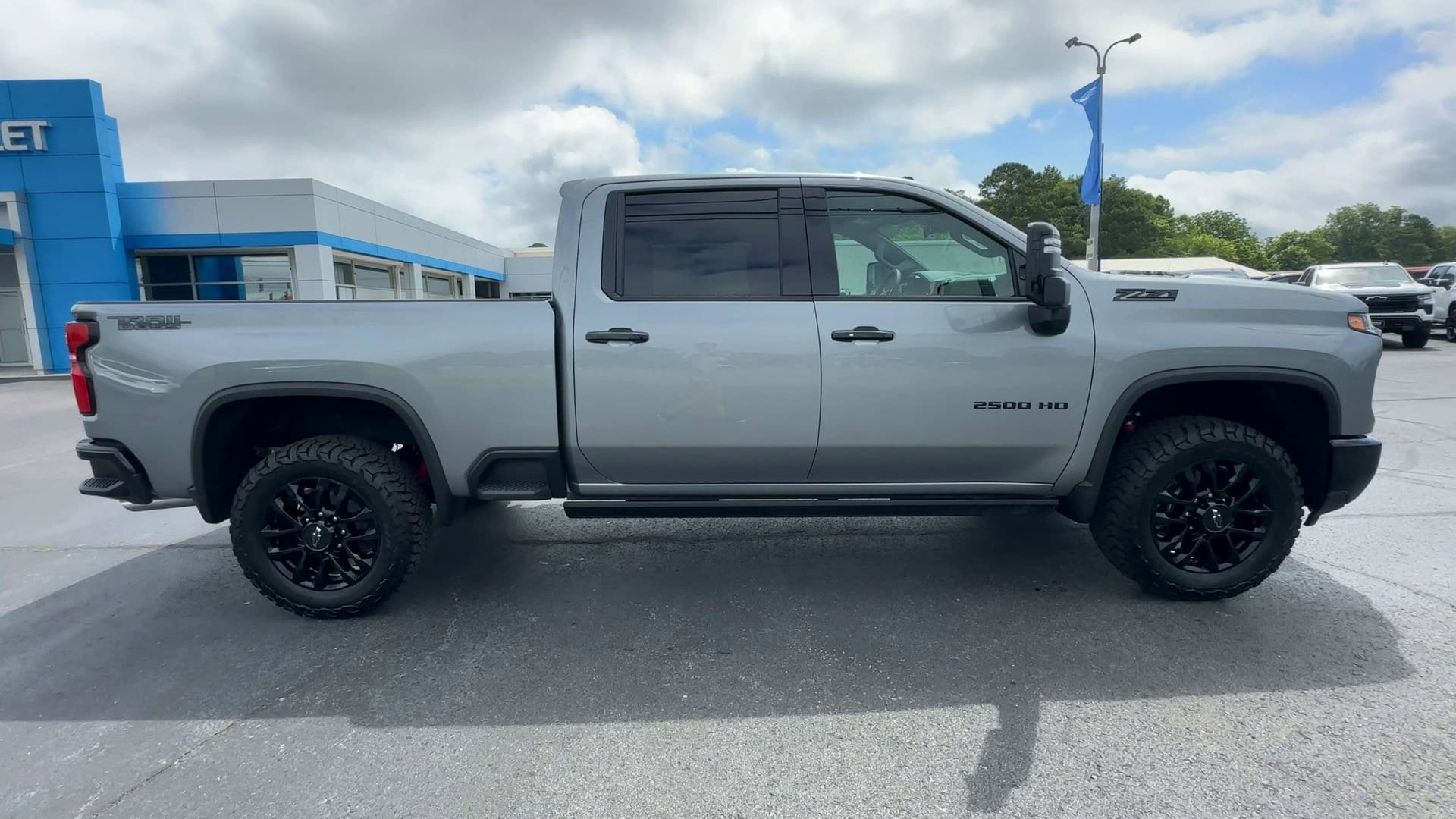 2026 Chevrolet Silverado 2500 HD LTZ - Photo 9
