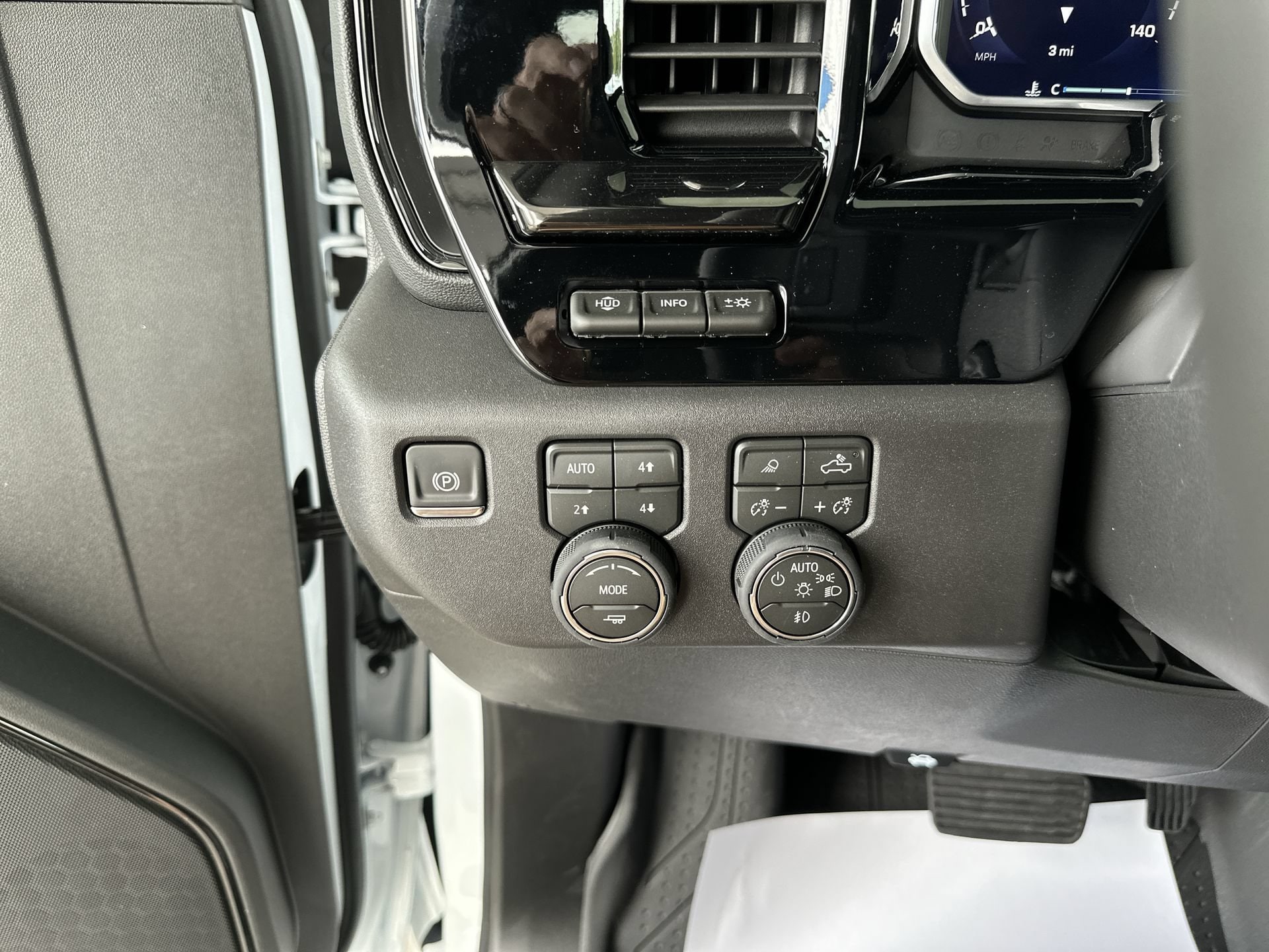 2026 Chevrolet Silverado 1500 ZR2 - Photo 18