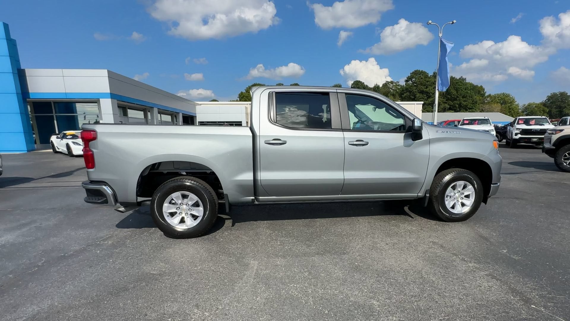 2026 Chevrolet Silverado 1500 LT - Photo 9