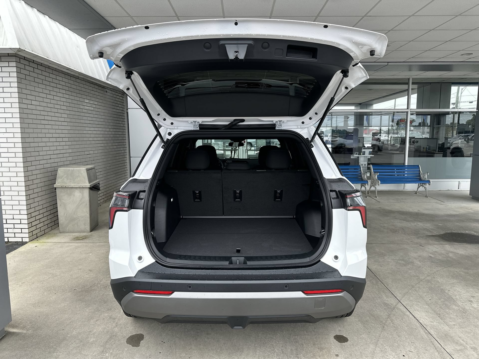 2027 Chevrolet Equinox LT - Photo 25