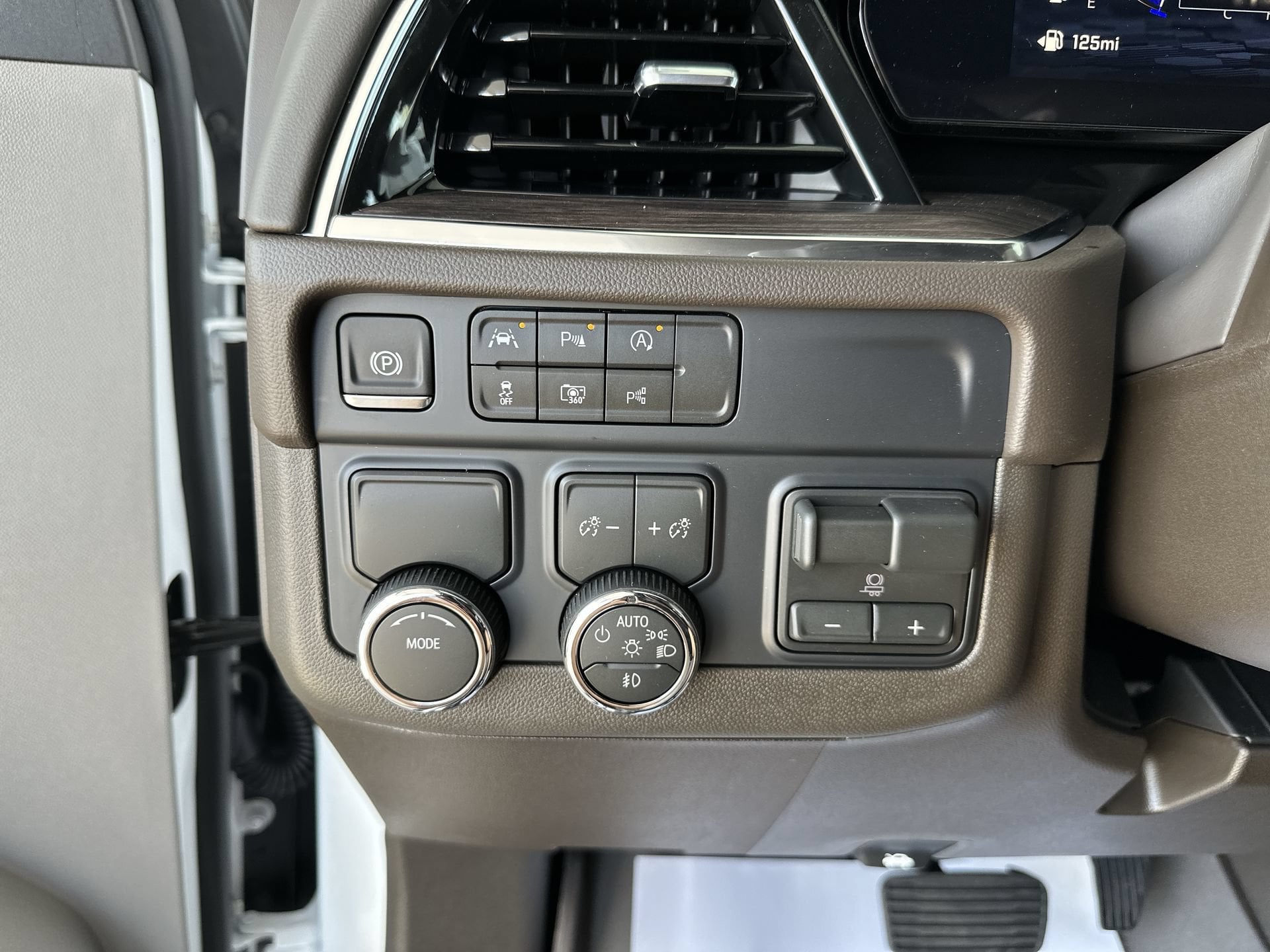 2026 Chevrolet Tahoe LT - Photo 17