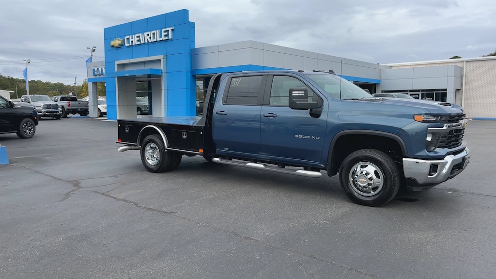 Used 2025 Chevrolet Silverado 3500 HD Chassis Cab LT Chassis Cab Truck