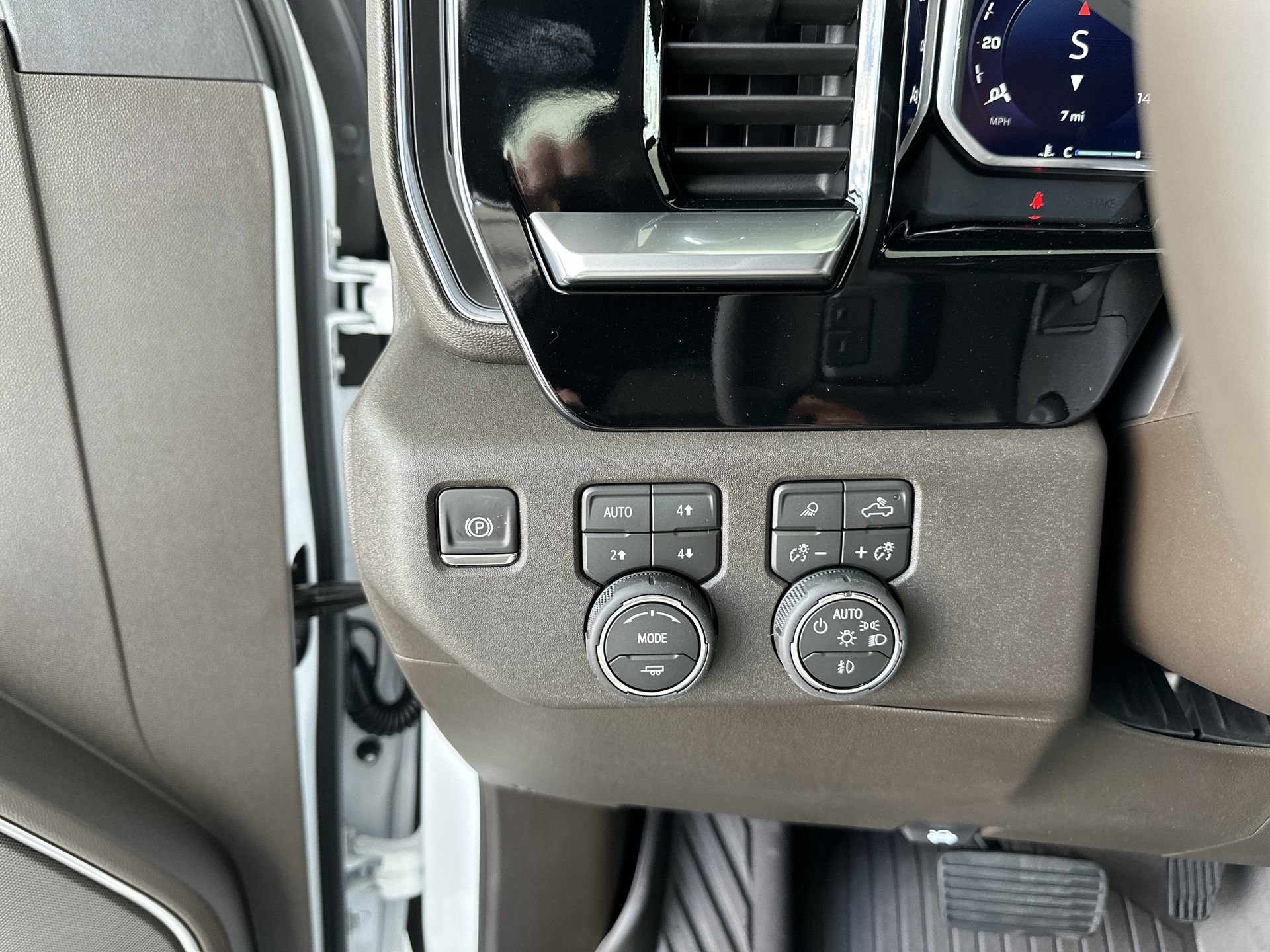 2026 Chevrolet Silverado 1500 LTZ - Photo 18