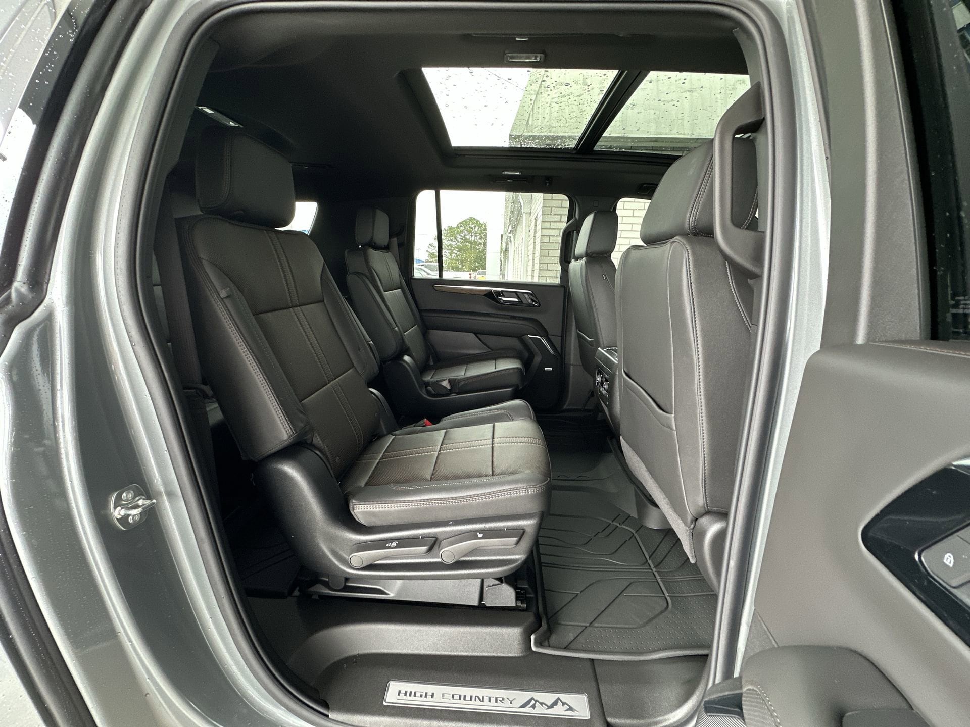 2026 Chevrolet Suburban High Country - Photo 28
