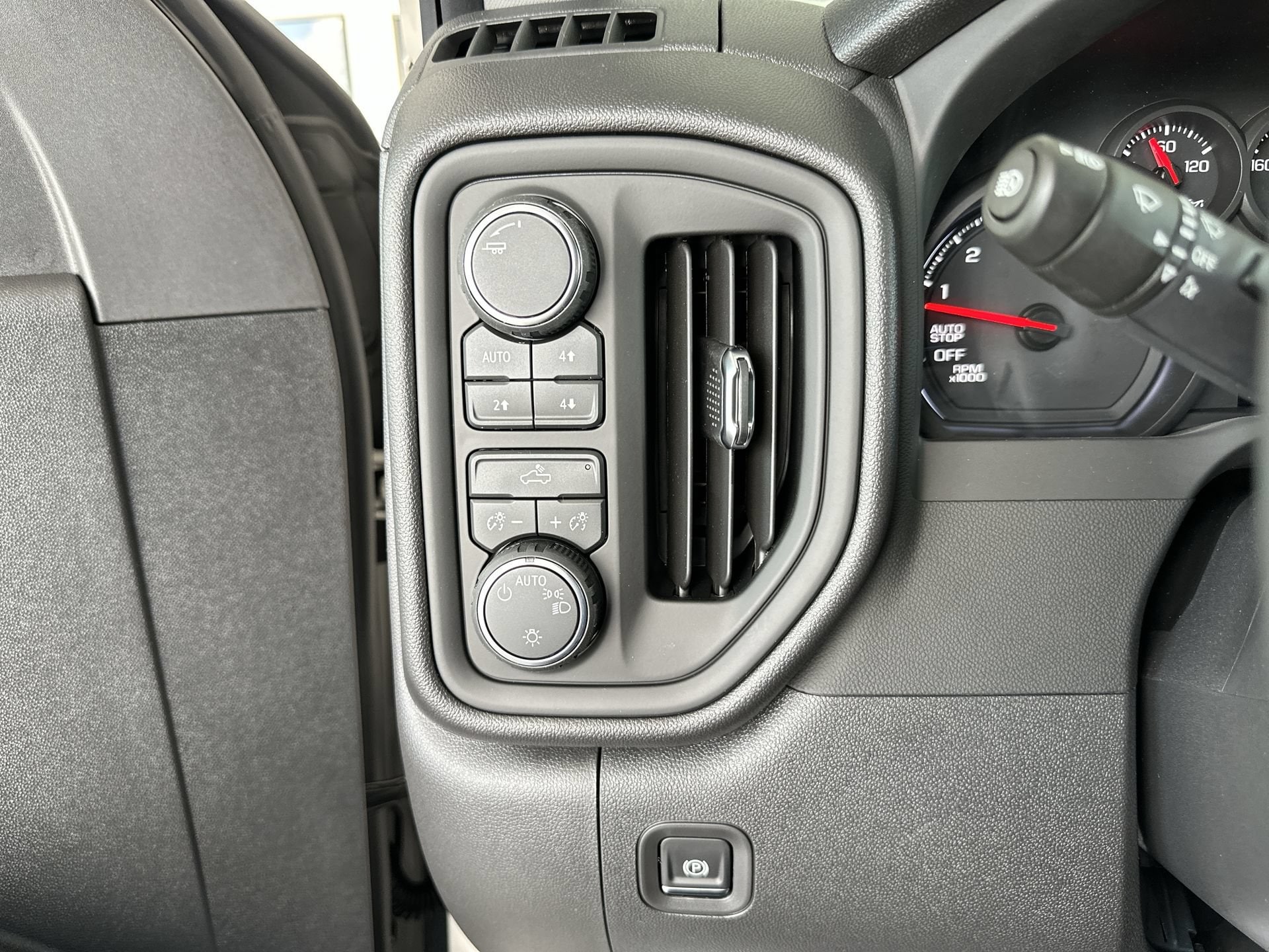 2026 Chevrolet Silverado 1500 Custom Trail Boss - Photo 17