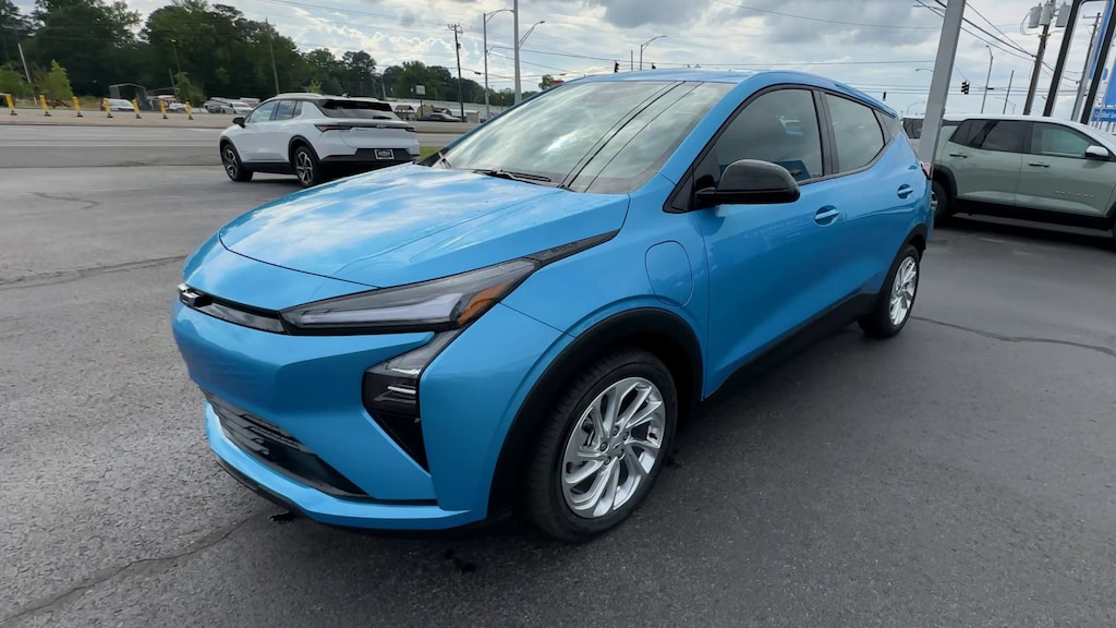 New 2027 Chevrolet Bolt LT SUV