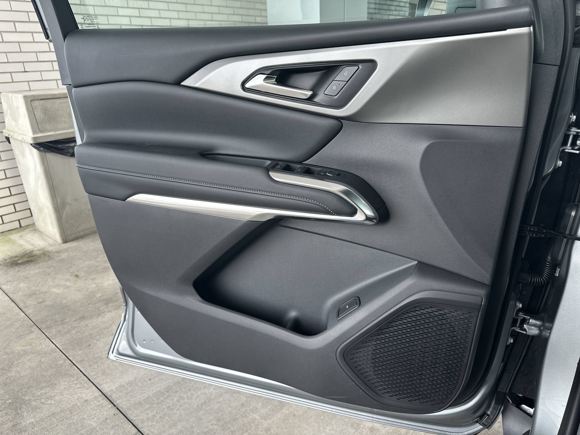2027 Chevrolet Traverse LT - Photo 22
