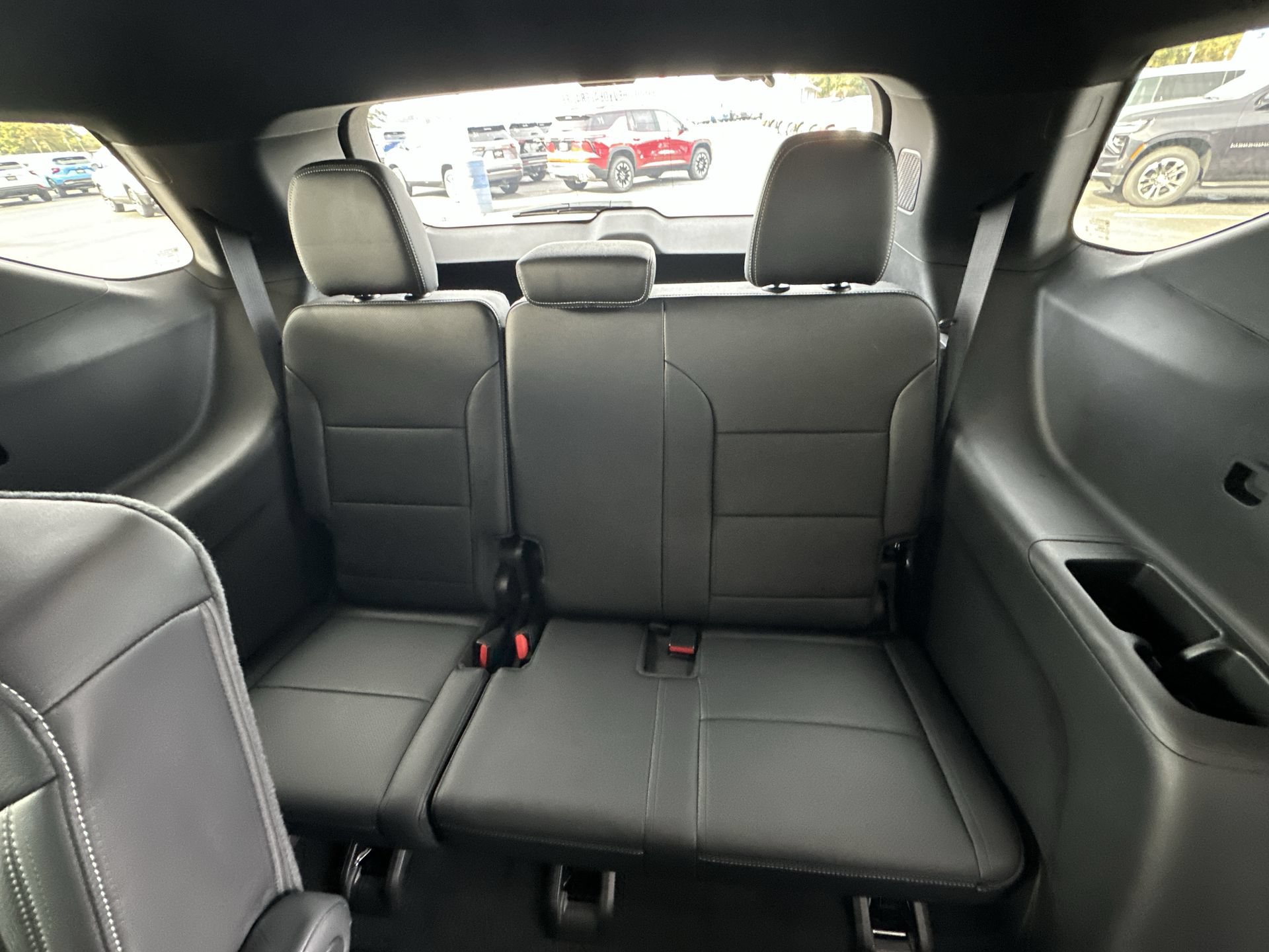 2027 Chevrolet Traverse LT - Photo 34