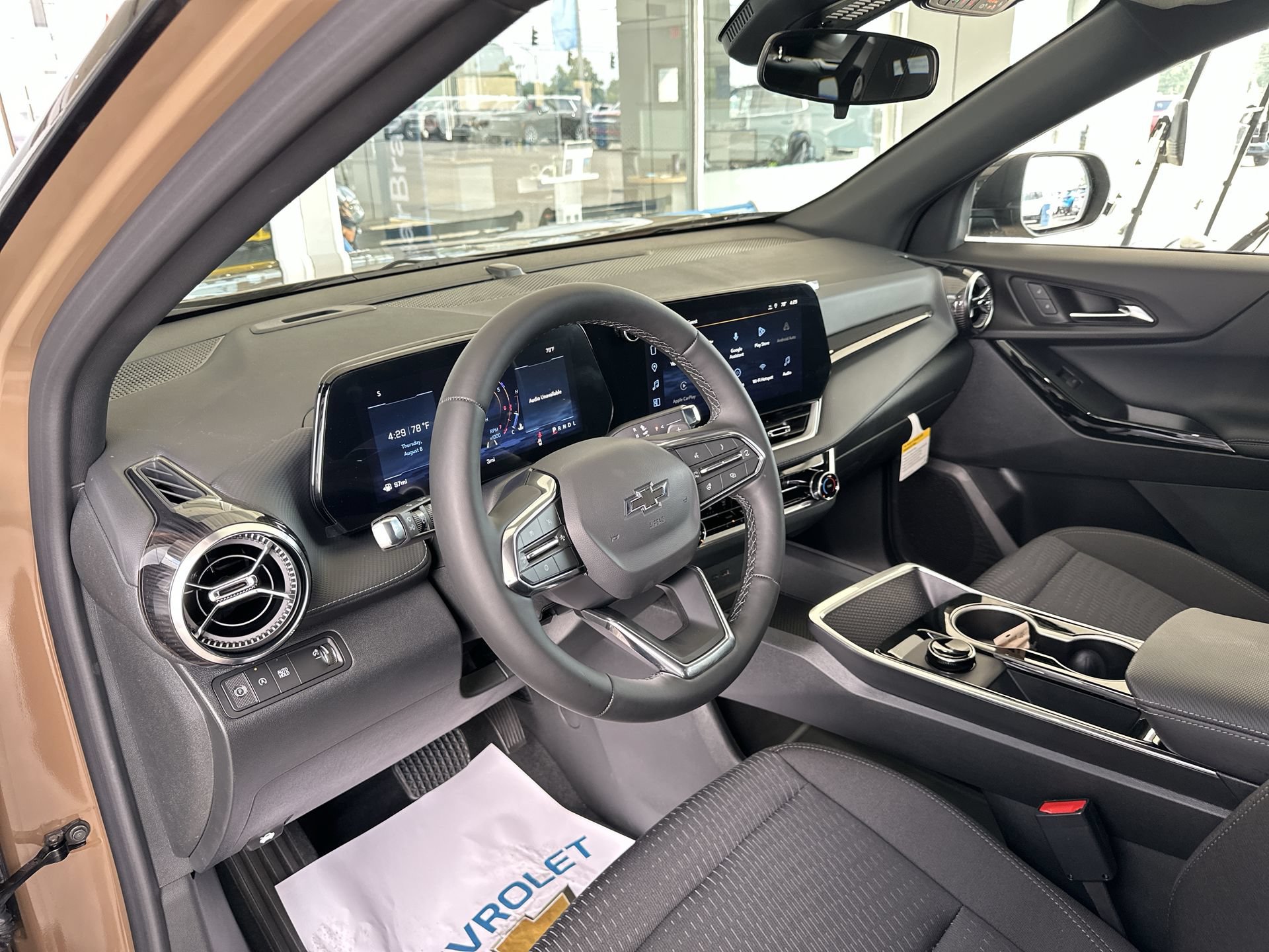 2027 Chevrolet Equinox LT - Photo 10