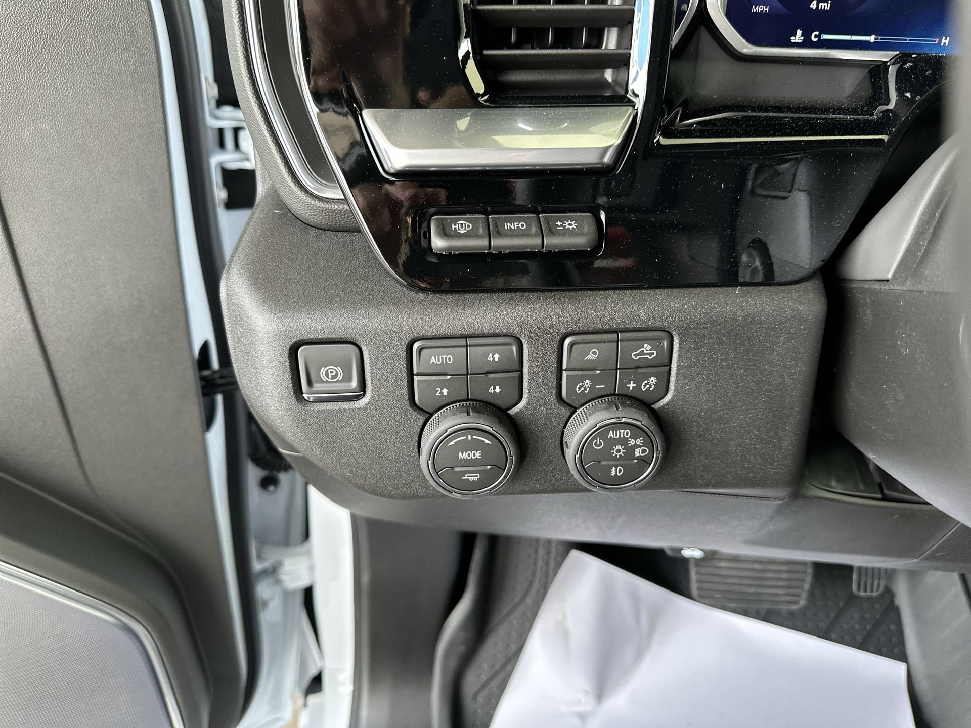 2026 Chevrolet Silverado 1500 High Country - Photo 18