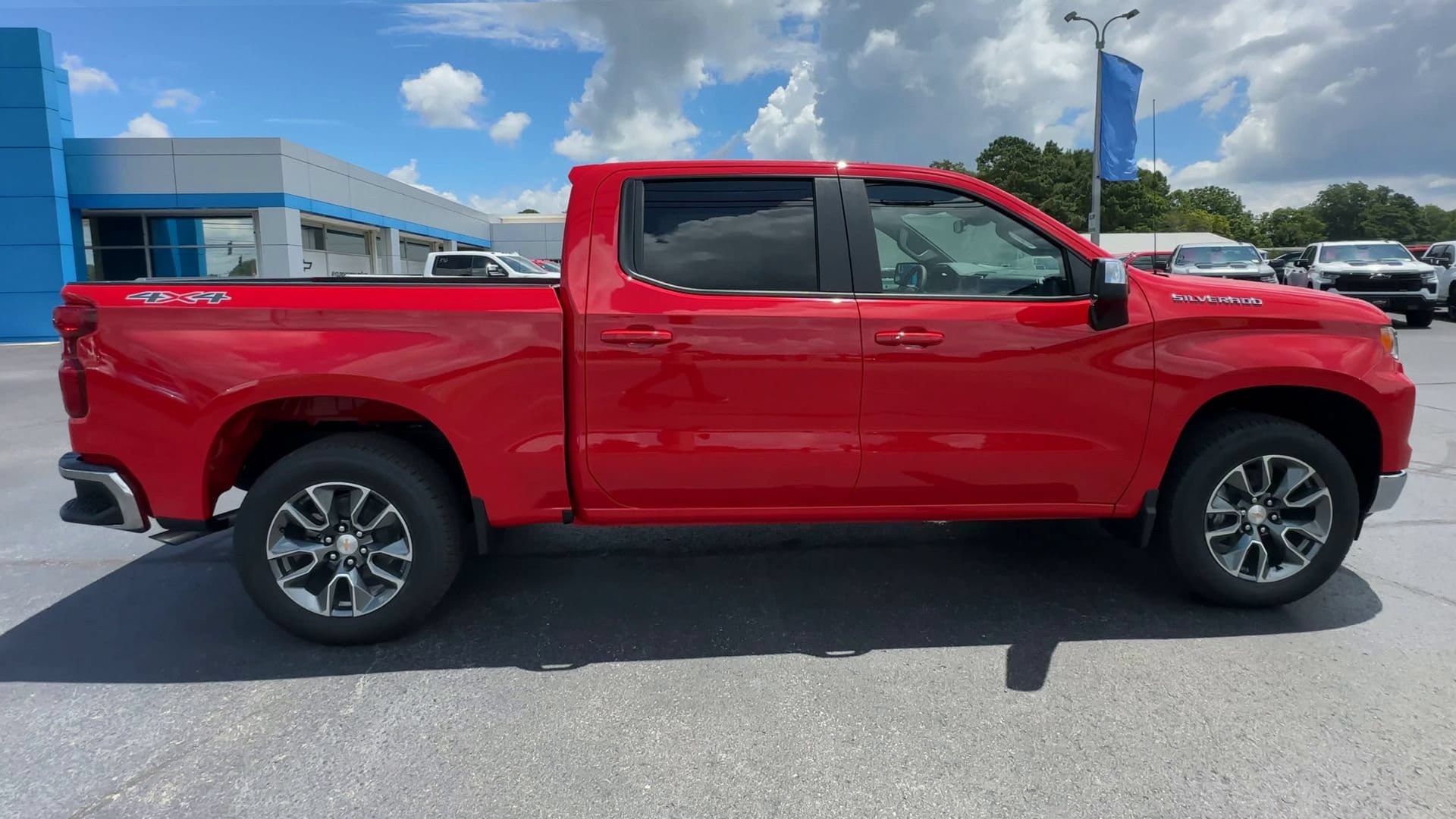 2026 Chevrolet Silverado 1500 LT - Photo 9