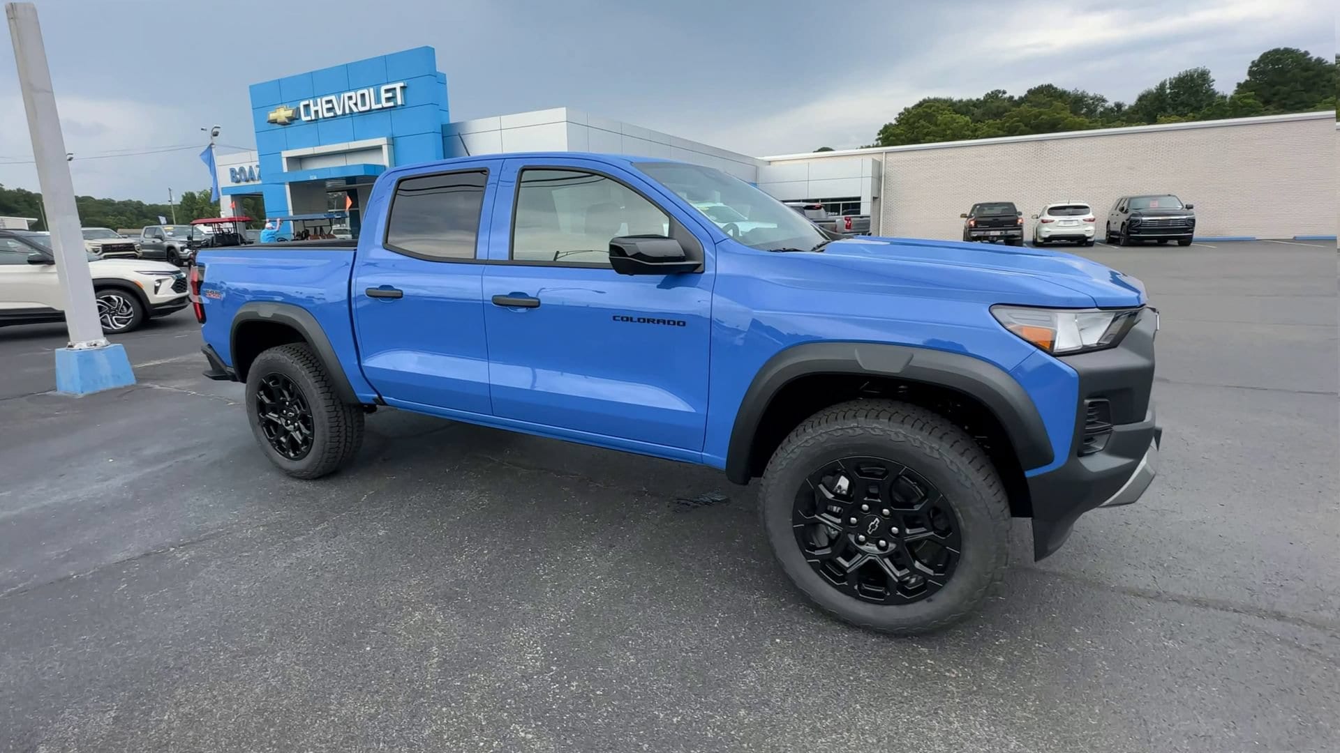2026 Chevrolet Colorado Trail Boss - Photo 2