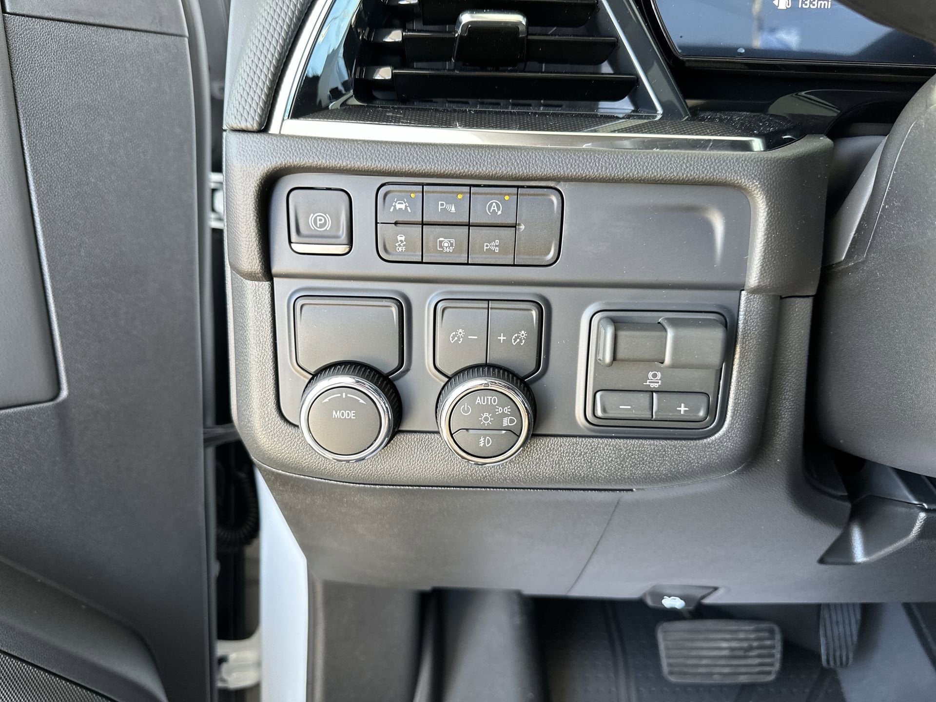 2026 Chevrolet Tahoe RST - Photo 18