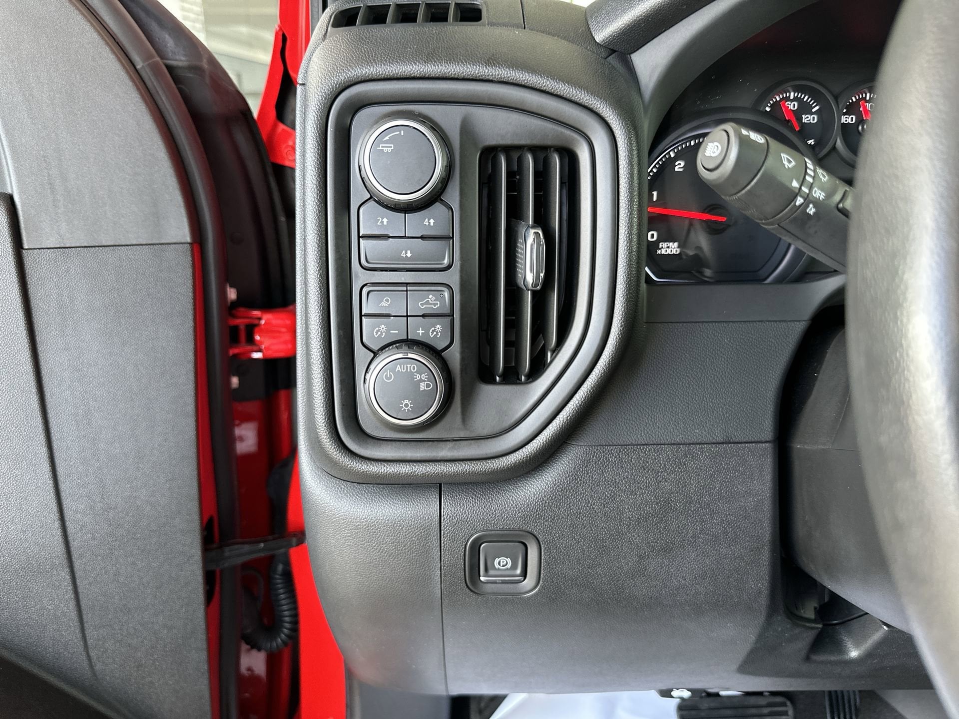 2024 Chevrolet Silverado 2500HD Custom - Photo 18