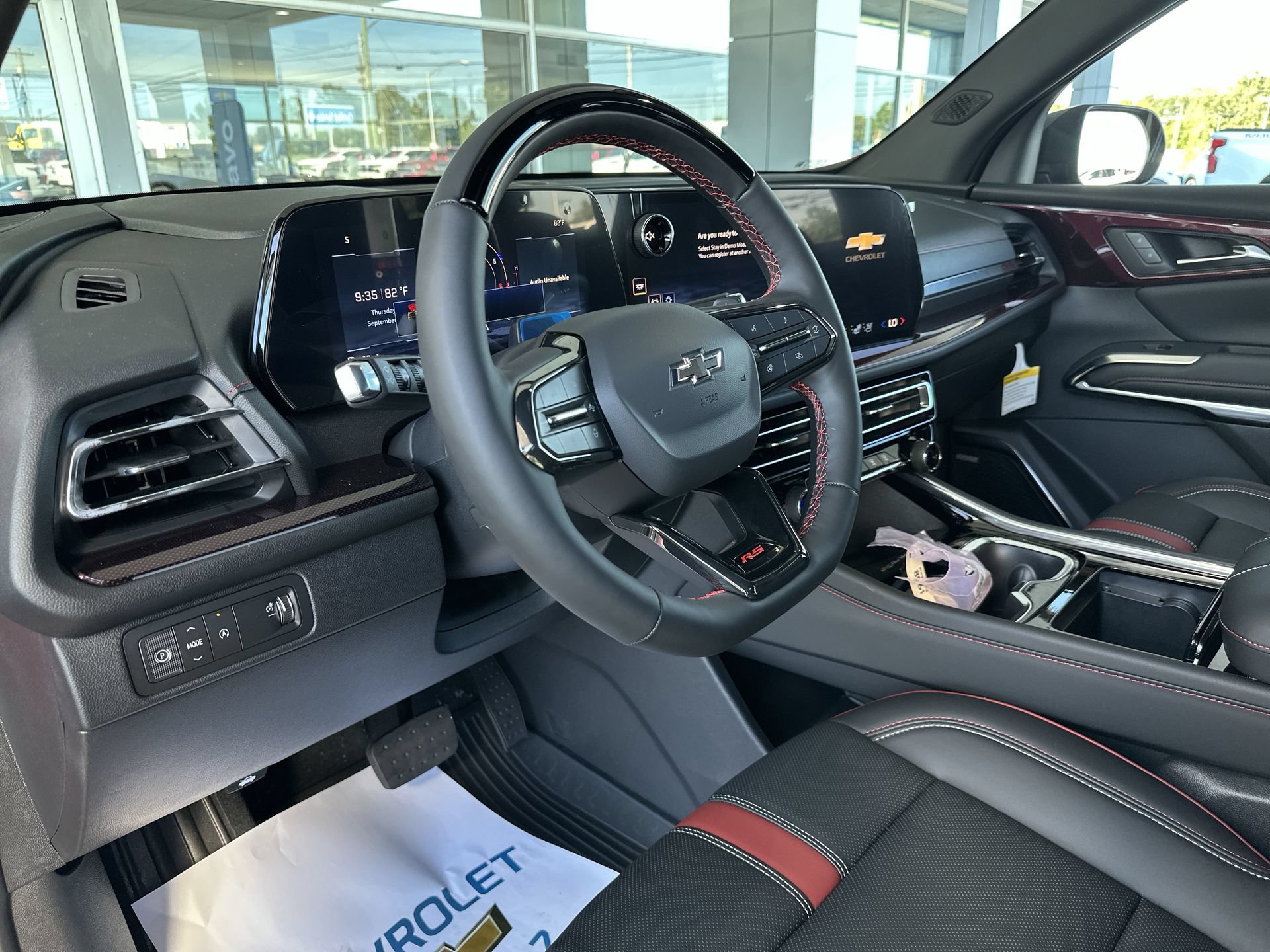 2027 Chevrolet Traverse RS - Photo 10