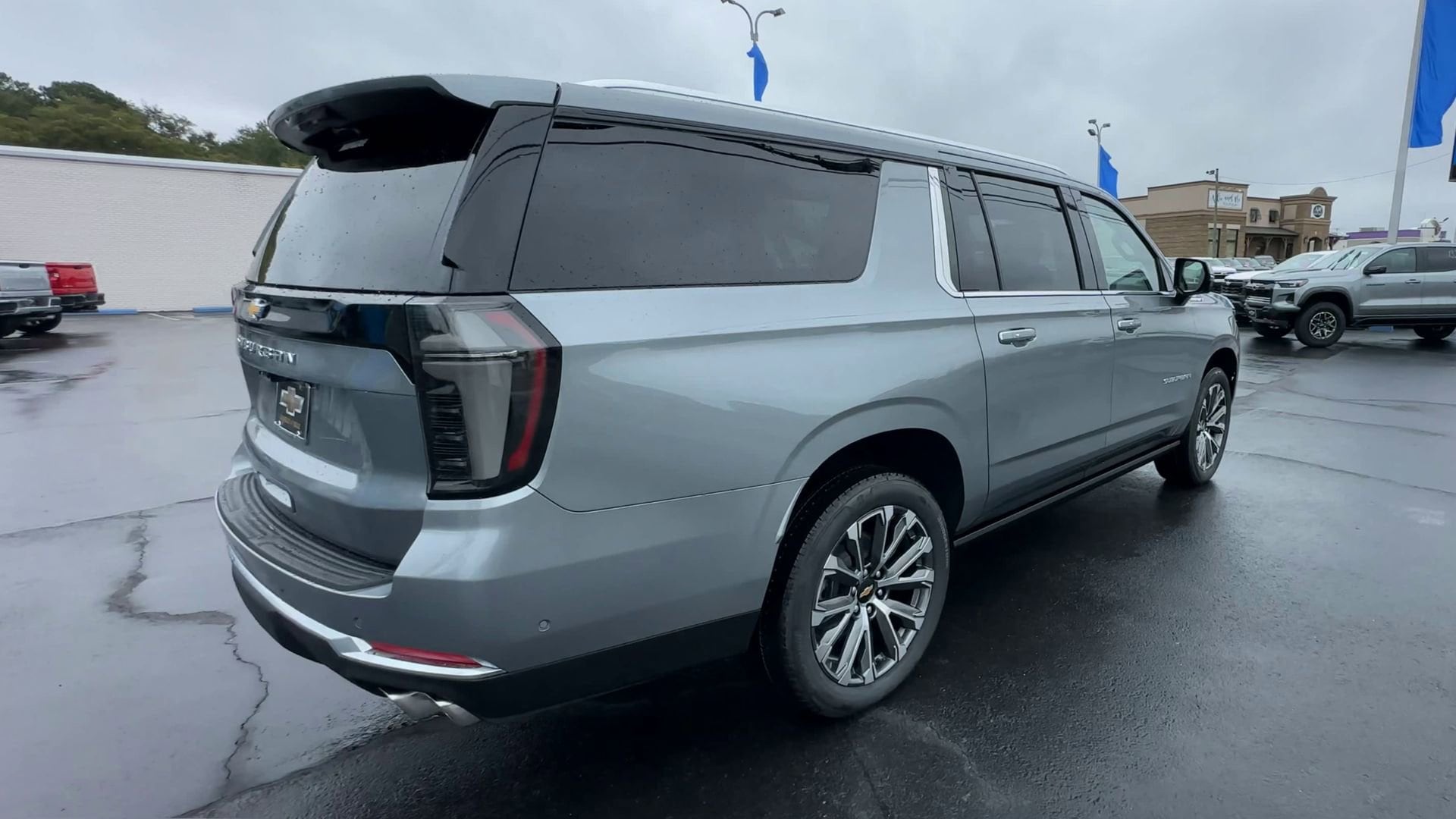2026 Chevrolet Suburban High Country - Photo 8