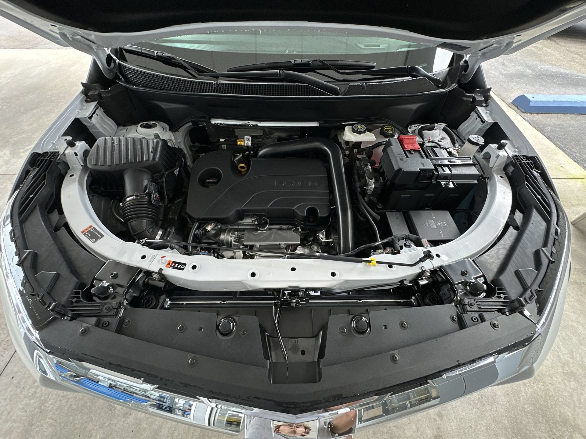 2027 Chevrolet Equinox LT - Photo 29