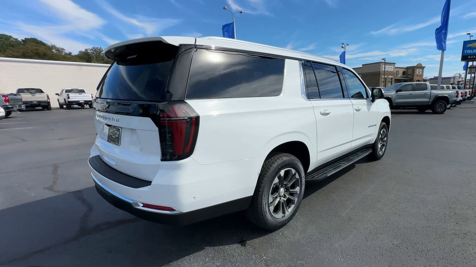 2026 Chevrolet Suburban LS - Photo 8