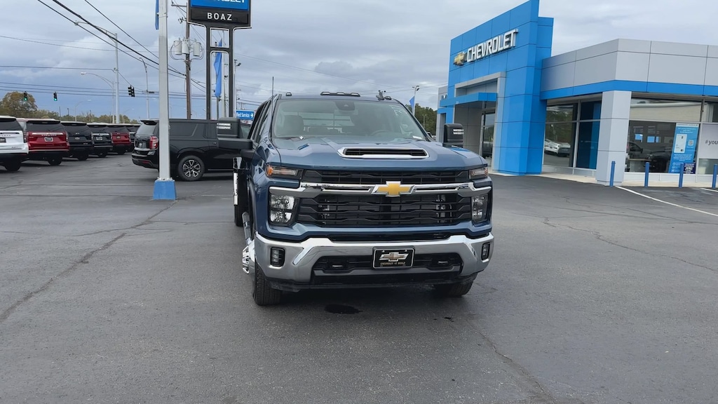 Used 2025 Chevrolet Silverado 3500 HD Chassis Cab LT Chassis Cab Truck