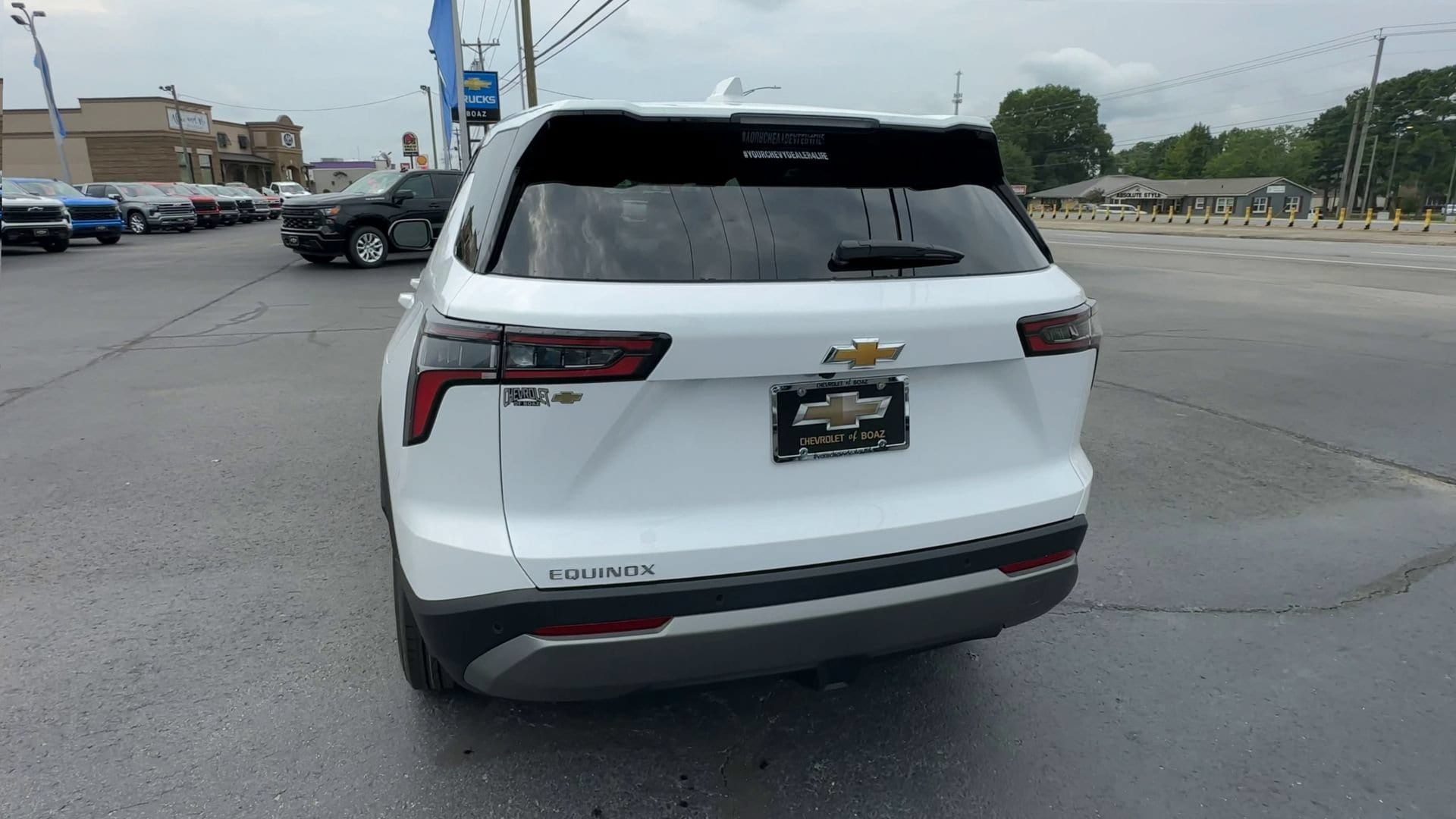 2027 Chevrolet Equinox LT - Photo 7