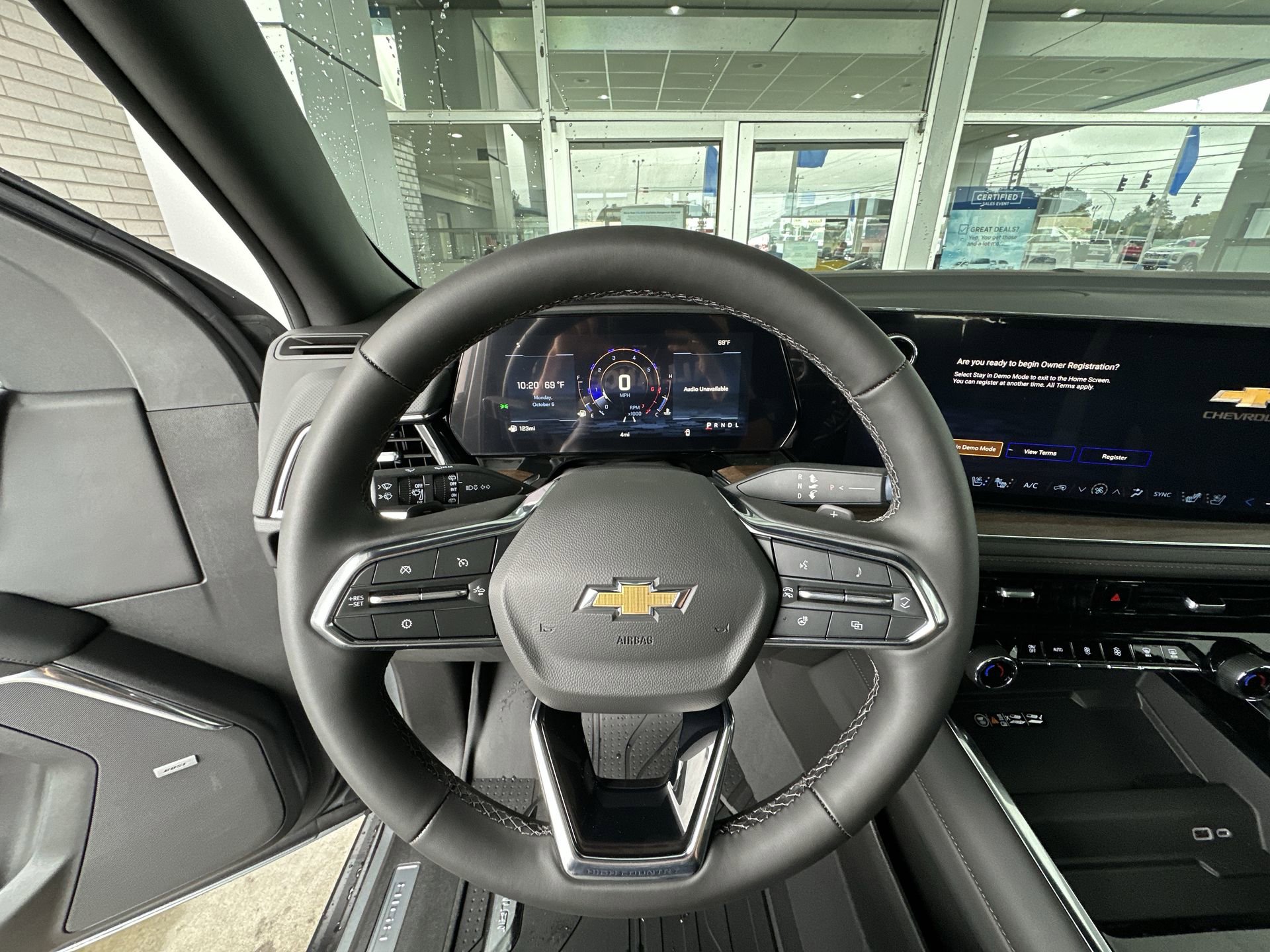 2026 Chevrolet Suburban High Country - Photo 12