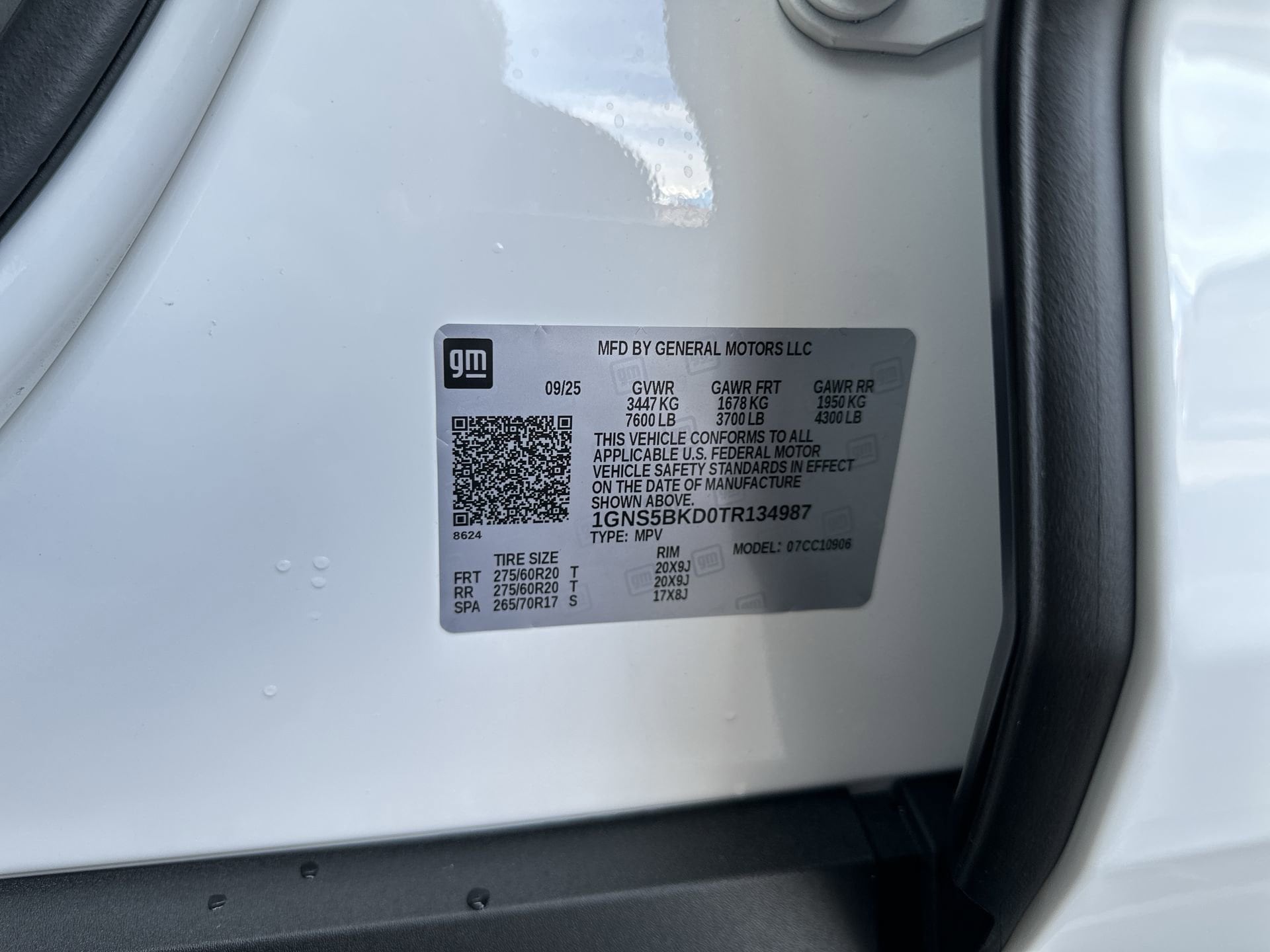 2026 Chevrolet Suburban LS - Photo 32