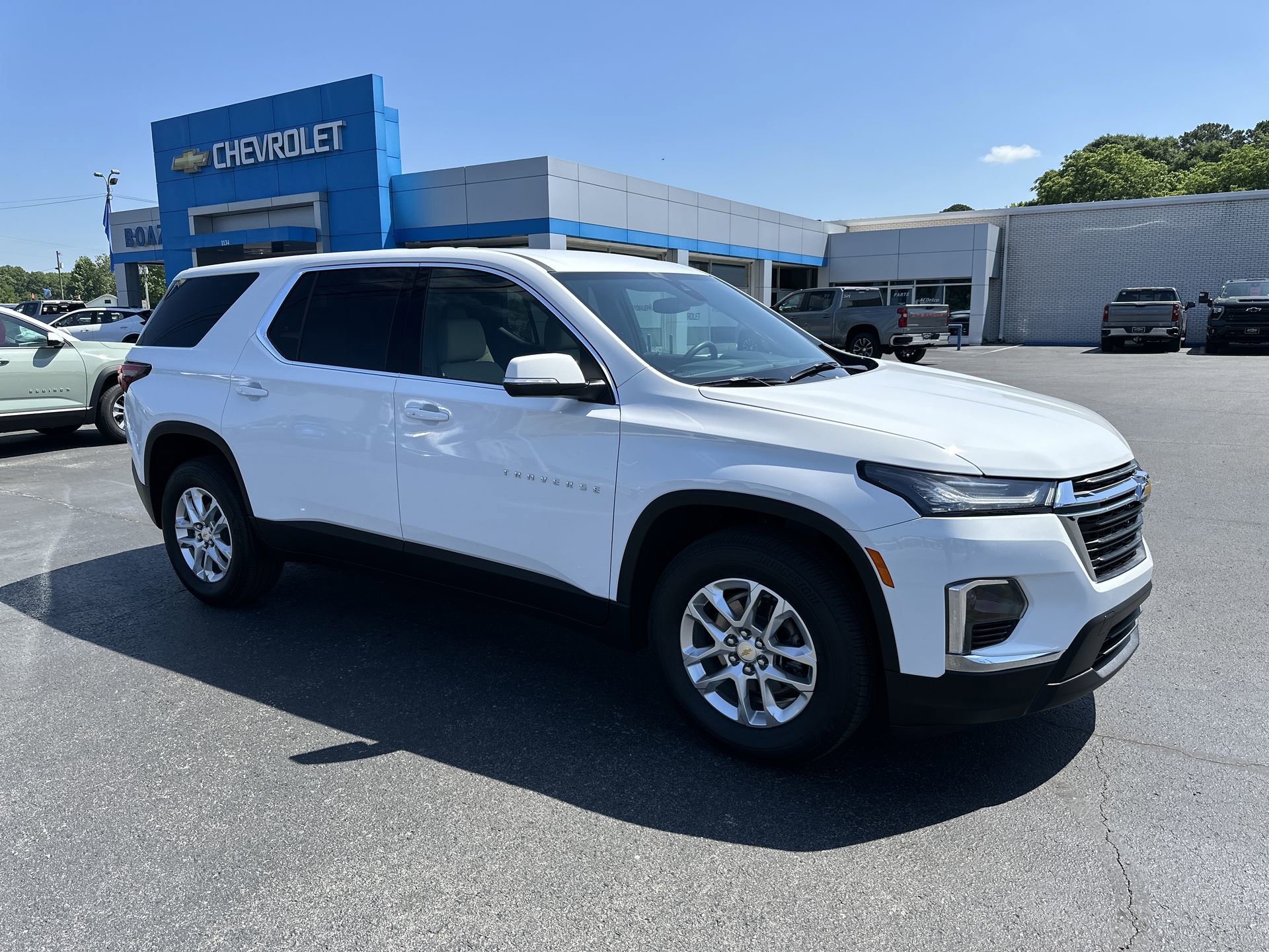 2024 Chevrolet Traverse FWD LS's photo