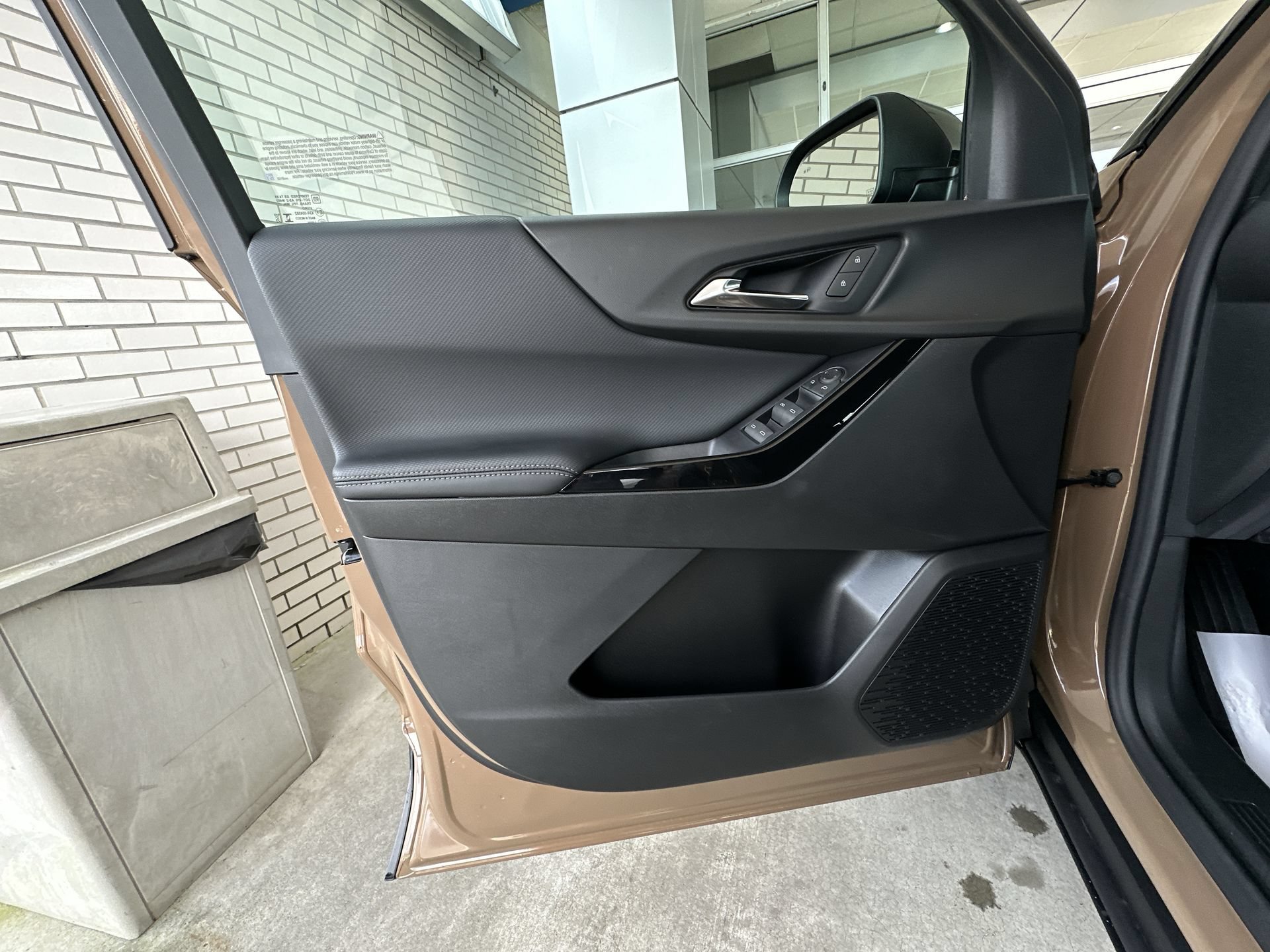 2027 Chevrolet Equinox LT - Photo 22