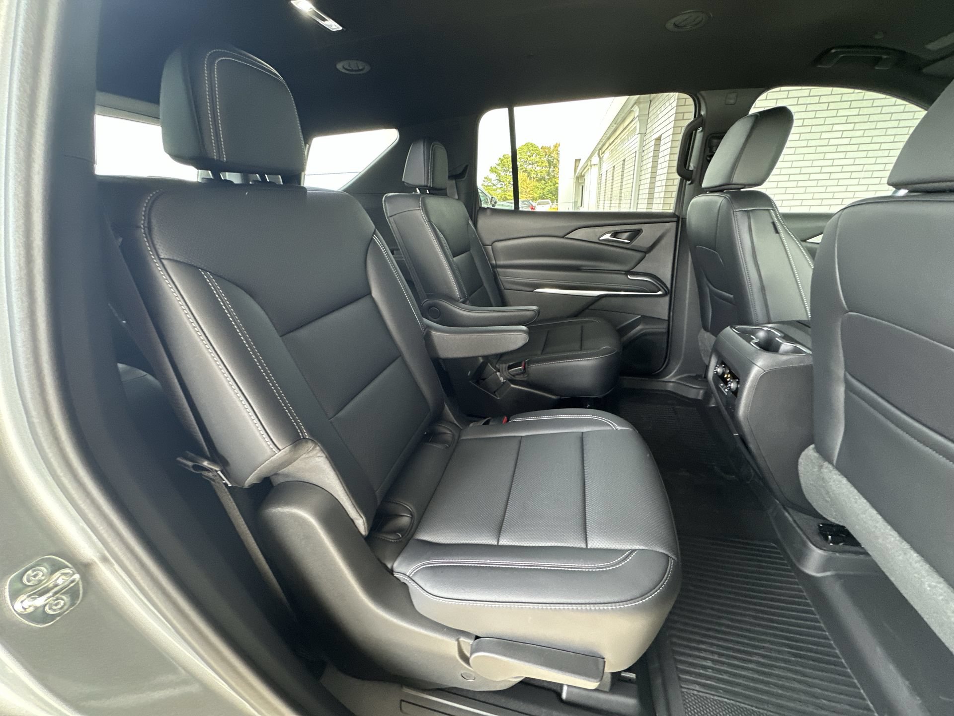 2027 Chevrolet Traverse LT - Photo 26