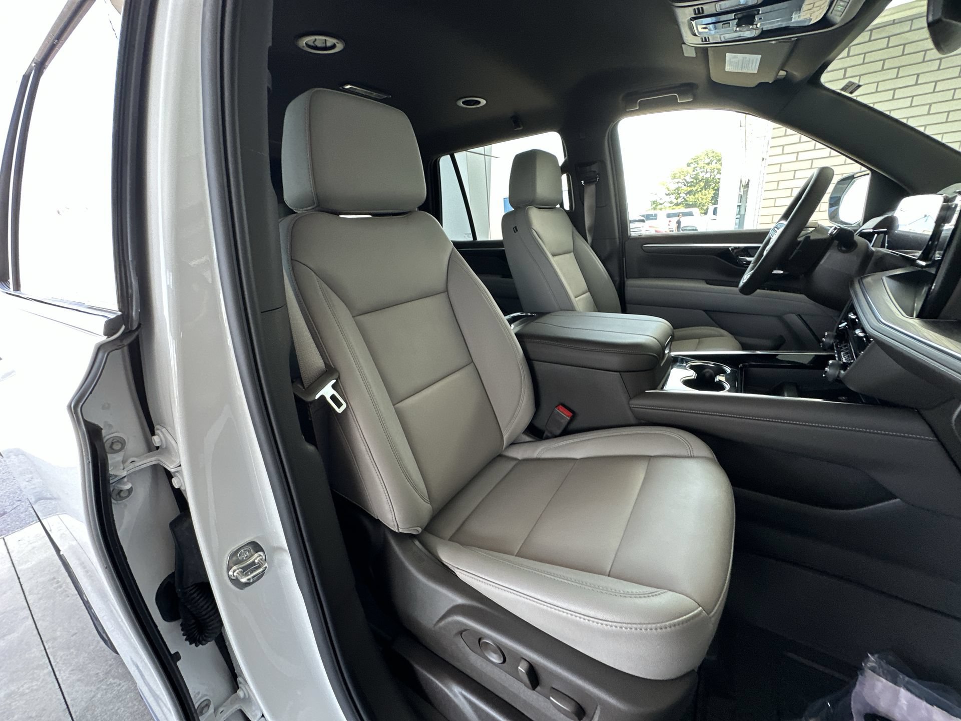 2026 Chevrolet Tahoe LT - Photo 27