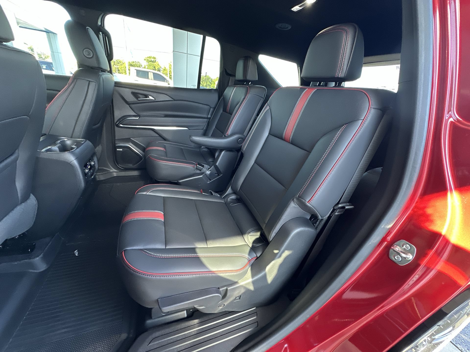 2027 Chevrolet Traverse RS - Photo 25