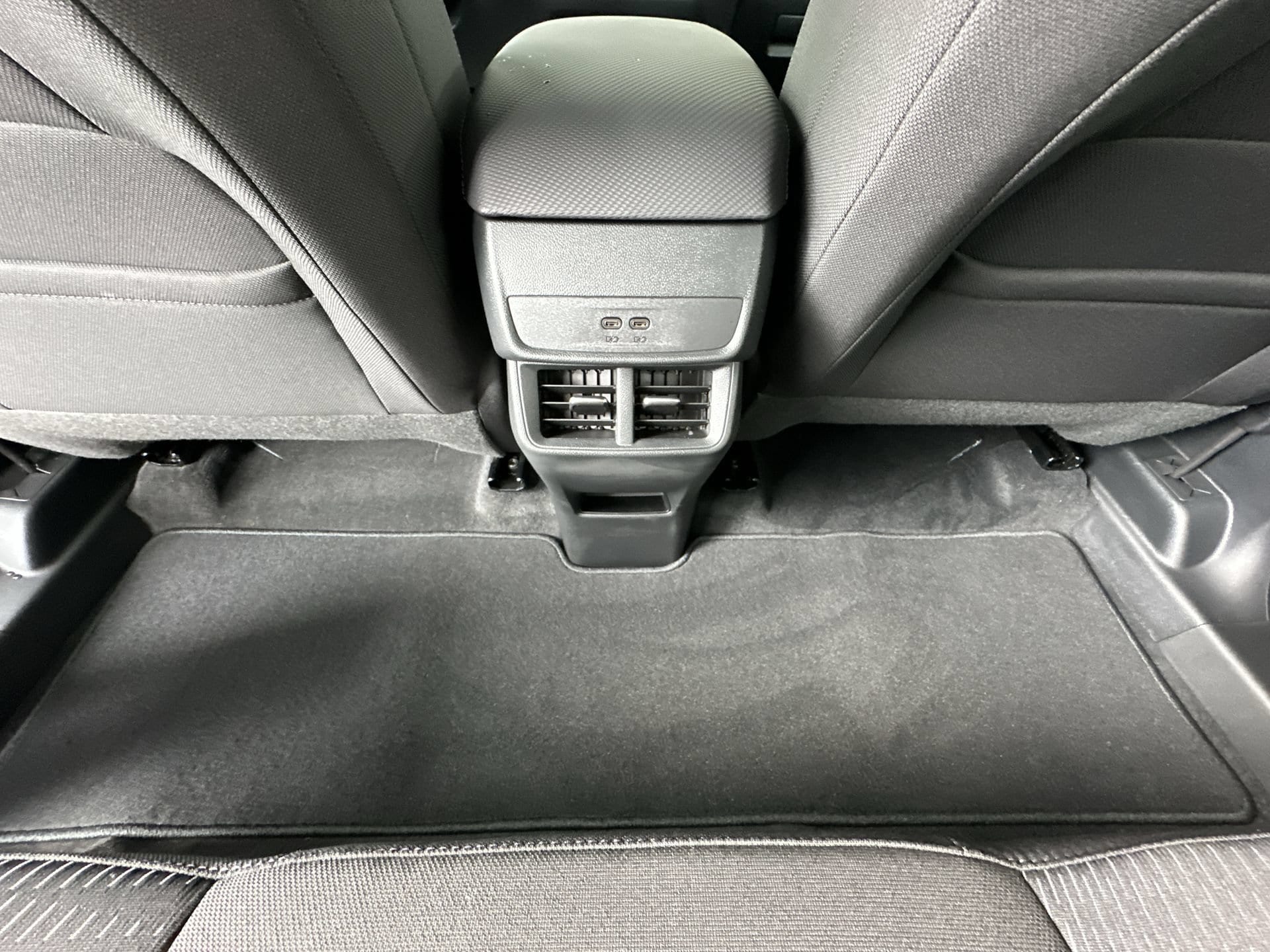 2027 Chevrolet Equinox LT - Photo 21