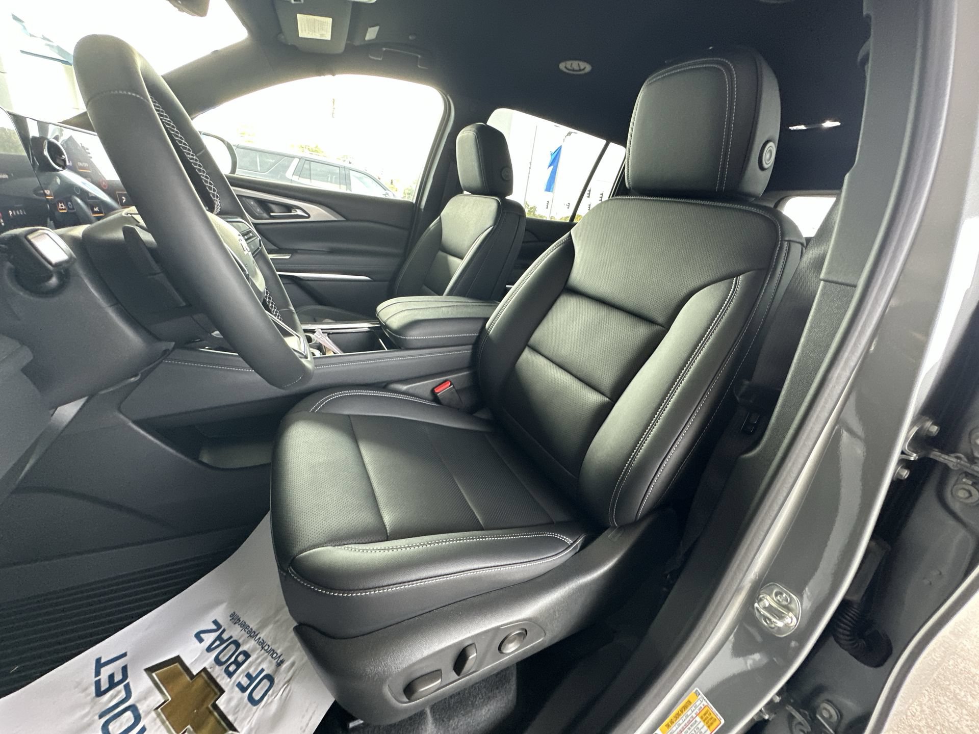 2027 Chevrolet Traverse LT - Photo 19