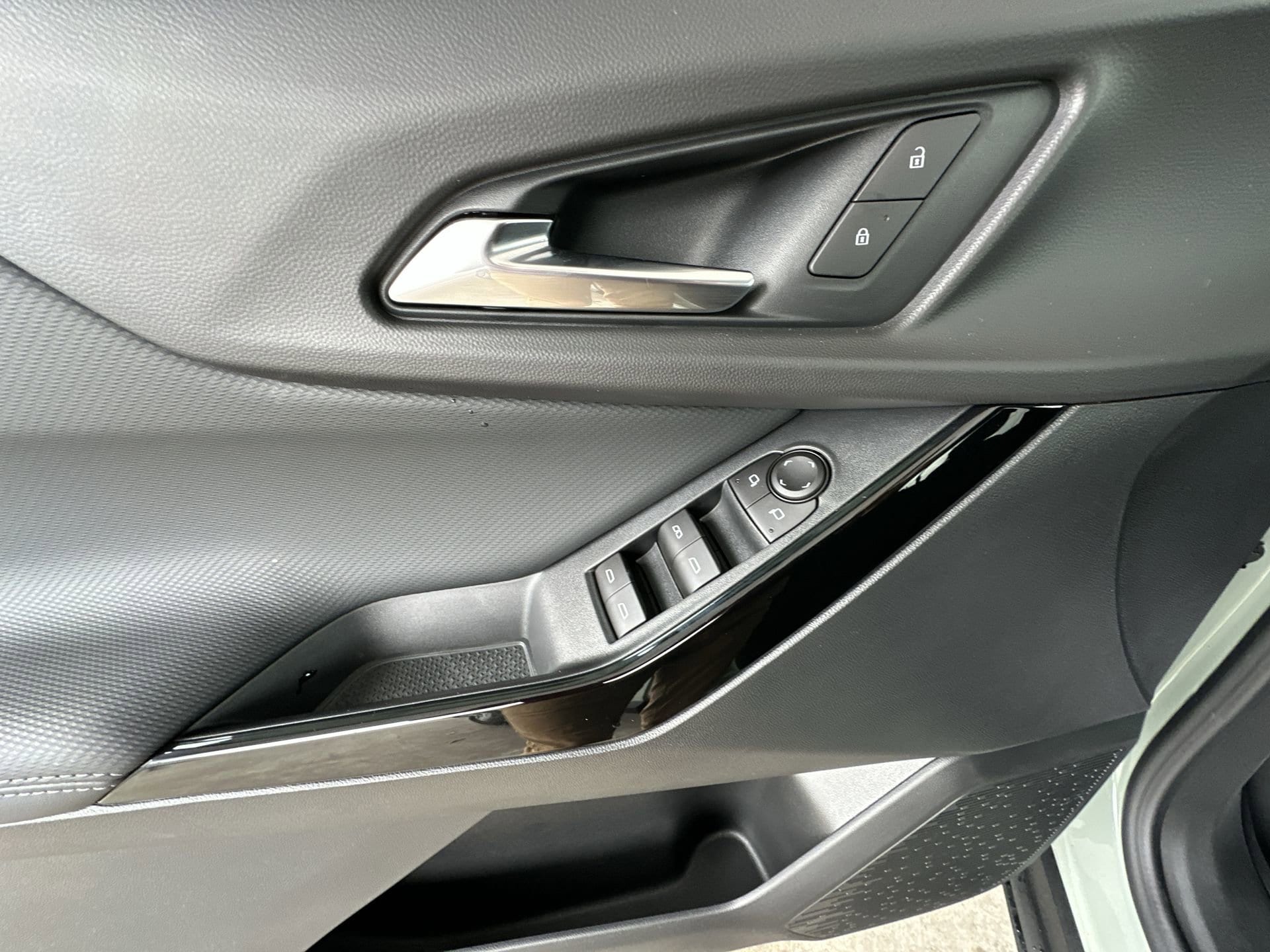 2026 Chevrolet Equinox LT - Photo 23