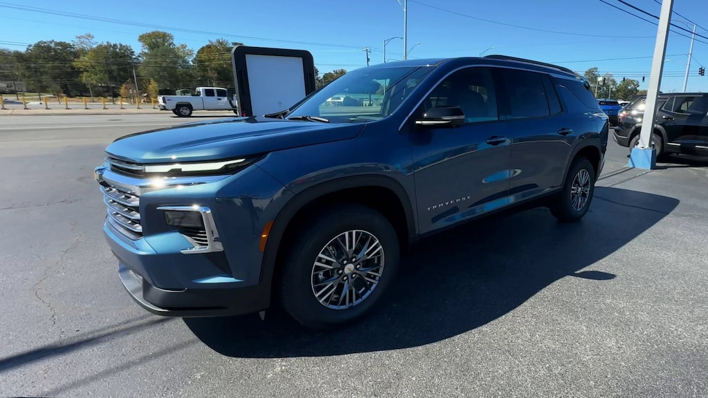 Used 2026 Chevrolet Traverse LT SUV