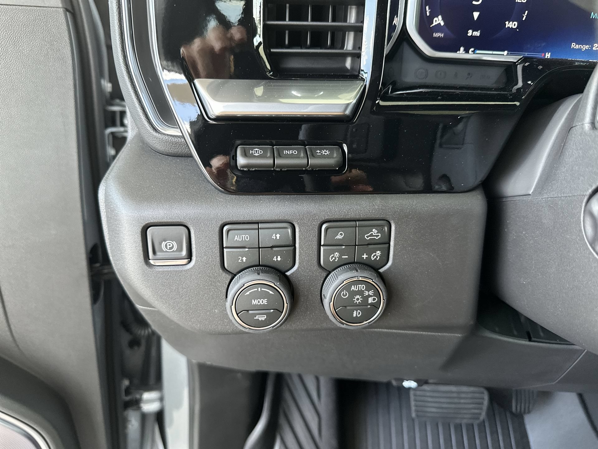 2026 Chevrolet Silverado 1500 High Country - Photo 18