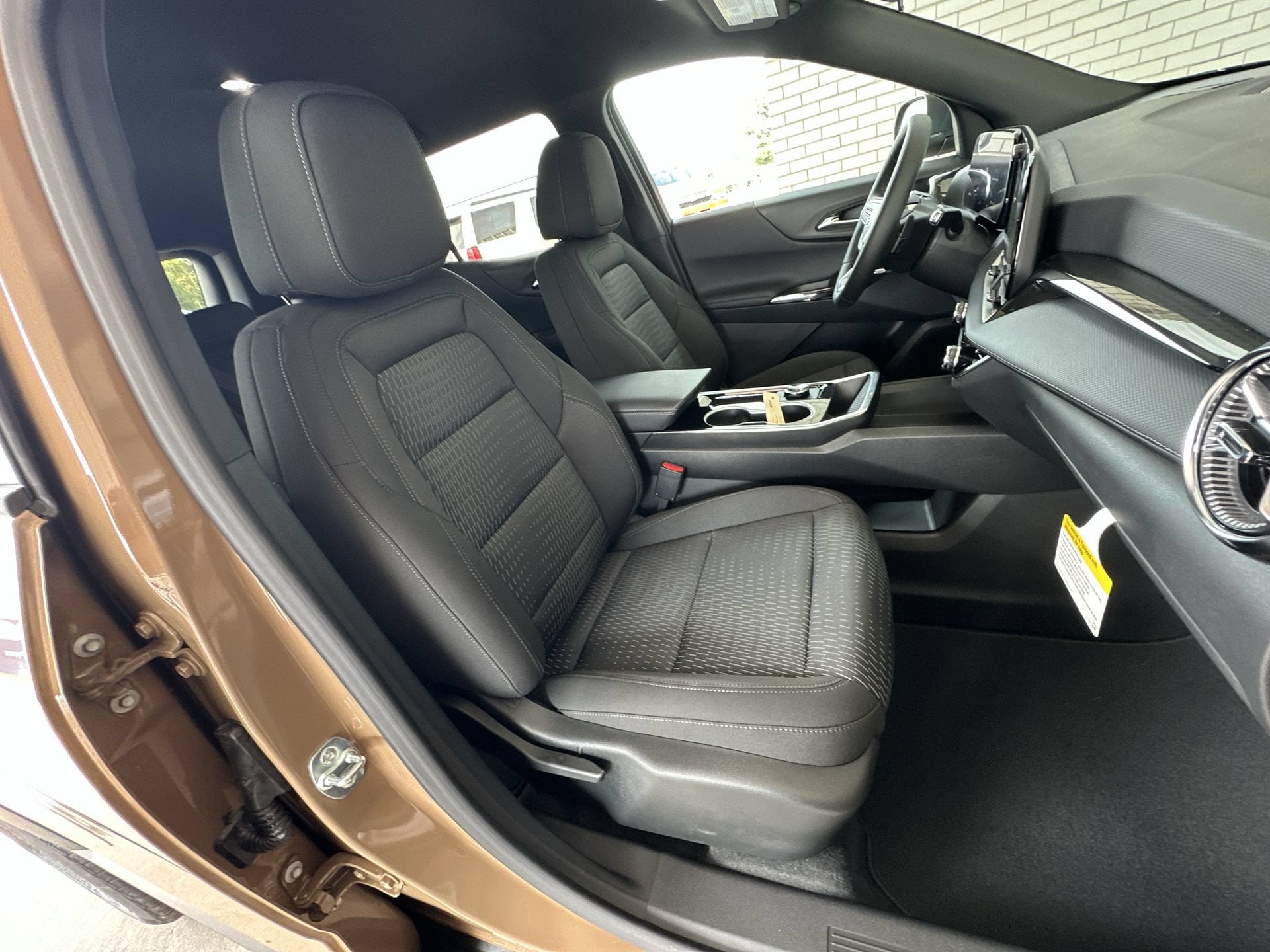 2027 Chevrolet Equinox LT - Photo 27