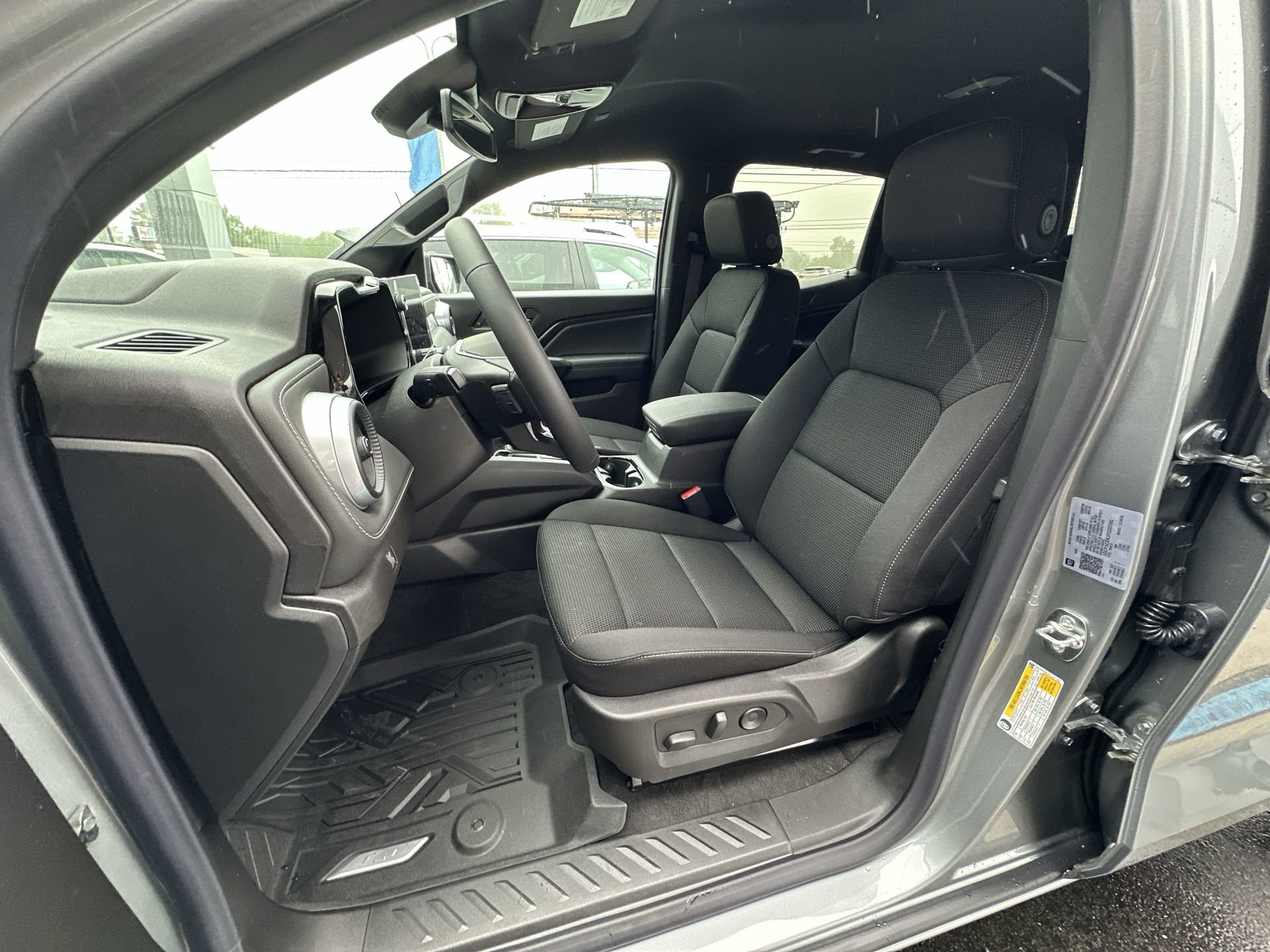 2026 Chevrolet Colorado LT - Photo 19