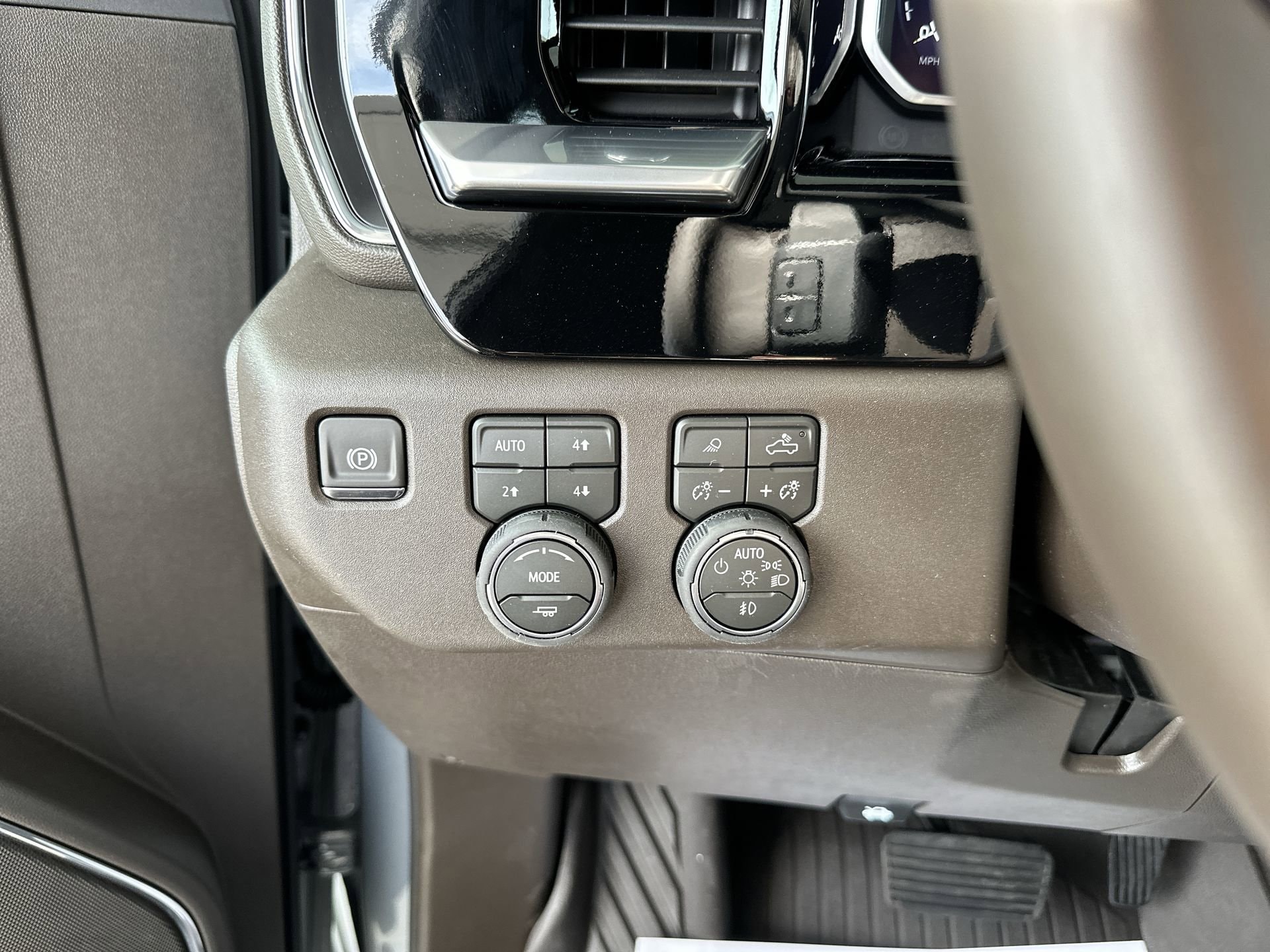 2026 Chevrolet Silverado 1500 LT Trail Boss - Photo 18