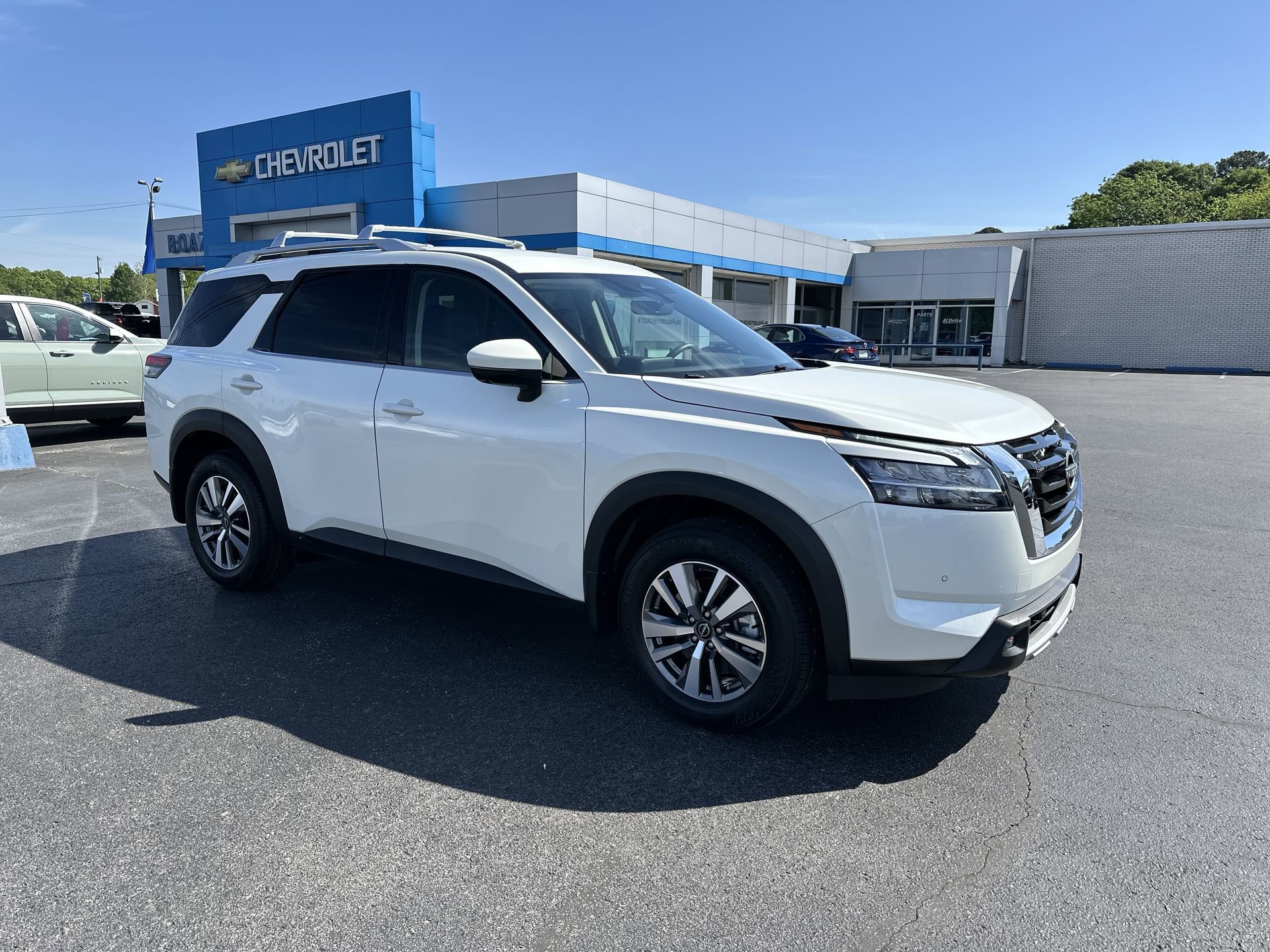2023 Nissan Pathfinder SL 4WD's photo