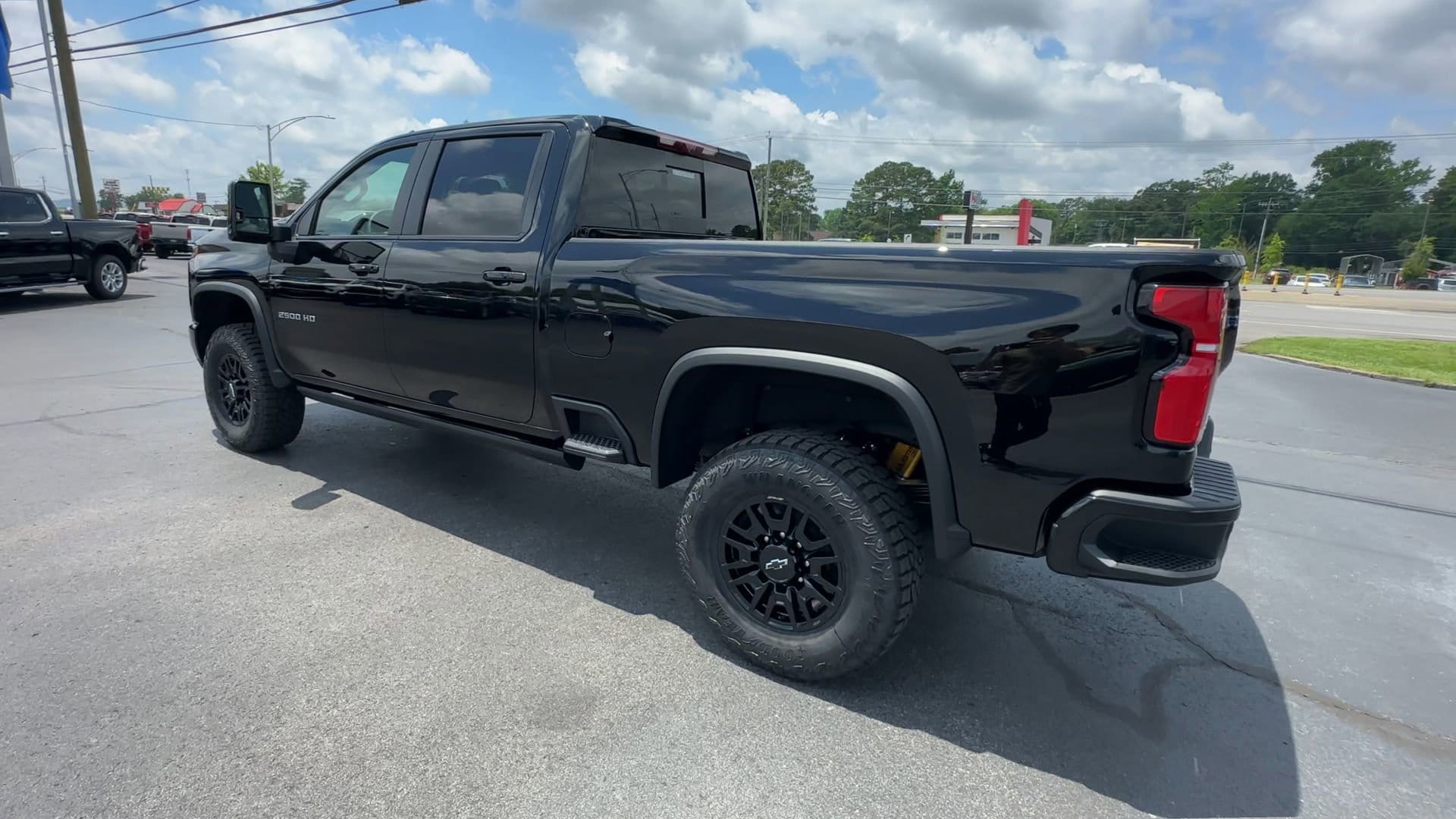 2026 Chevrolet Silverado 2500 HD ZR2 - Photo 6