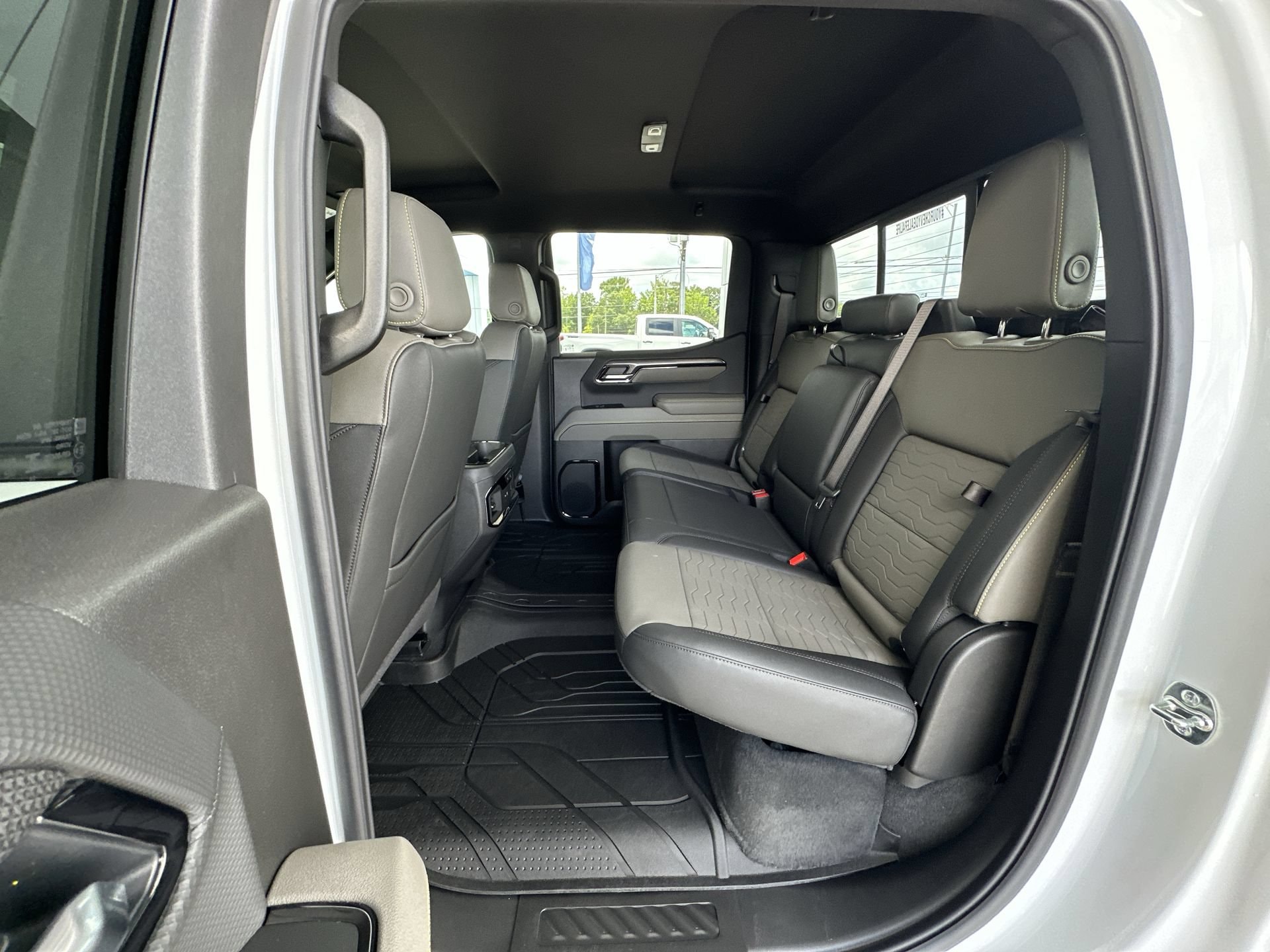 2026 Chevrolet Silverado 1500 ZR2 - Photo 25